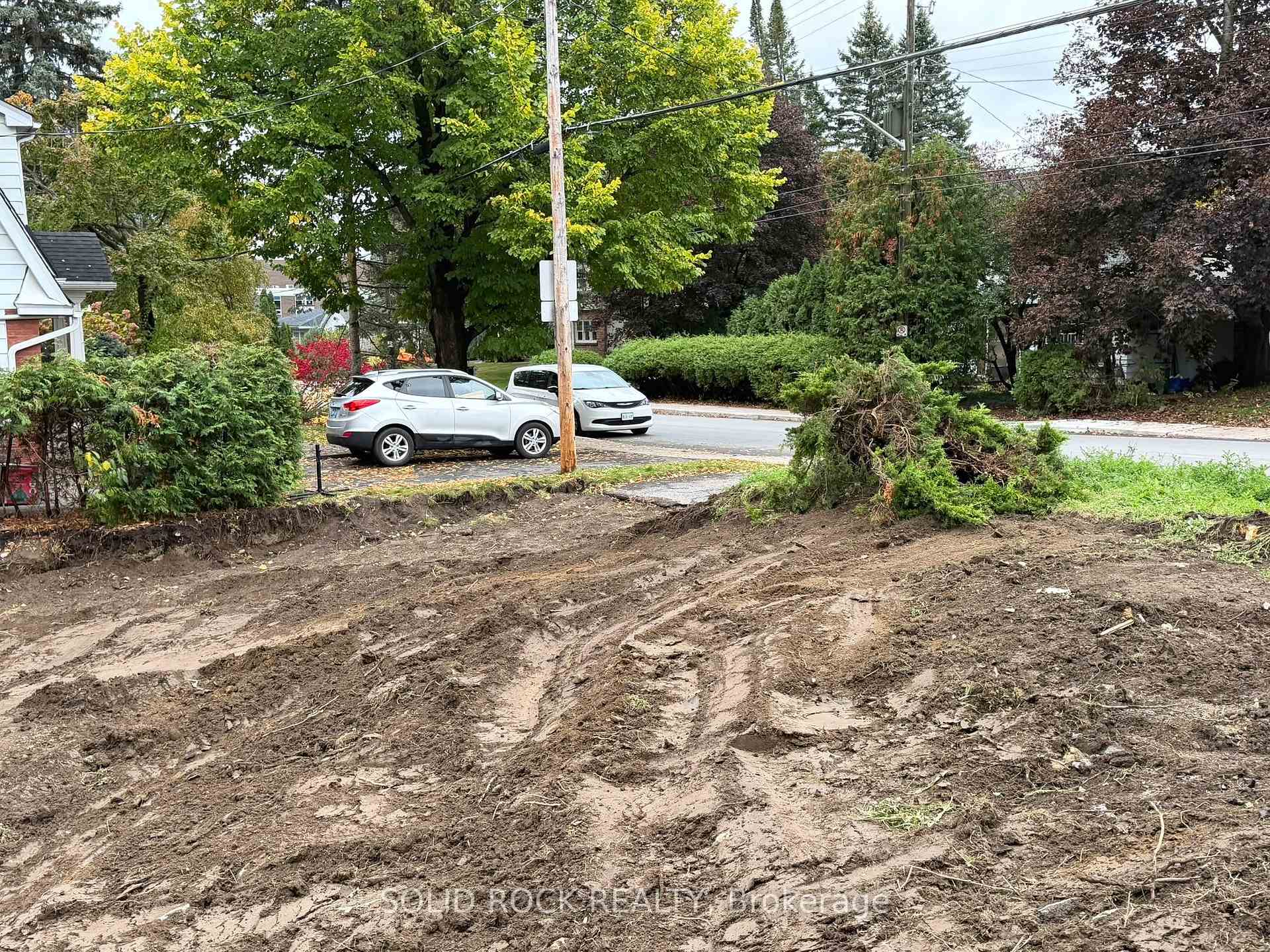 Photo 7 of 665 Broadview Avenue, Ottawa, Laurentianview — HOMEH