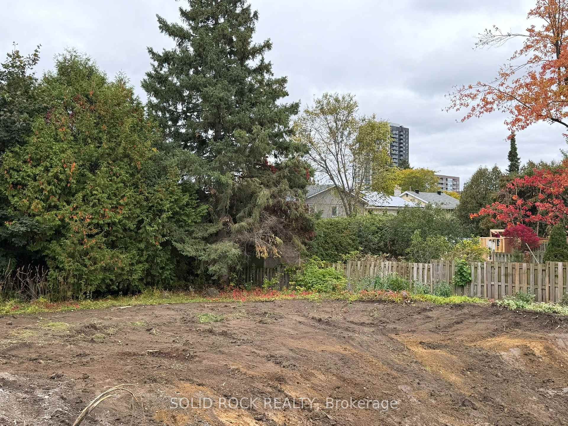 Photo 8 of 665 Broadview Avenue, Ottawa, Laurentianview — HOMEH
