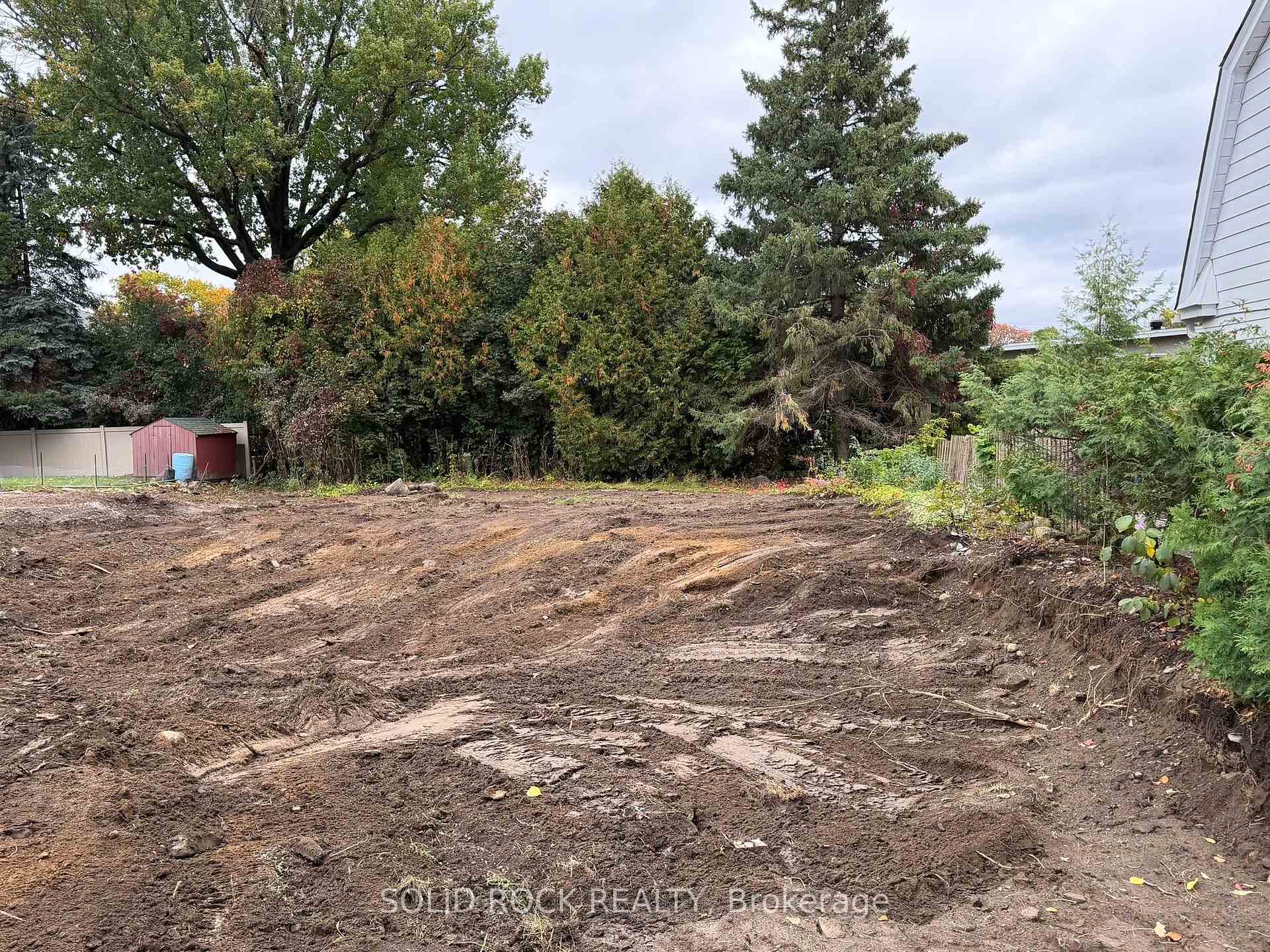 Photo 9 of 665 Broadview Avenue, Ottawa, Laurentianview — HOMEH
