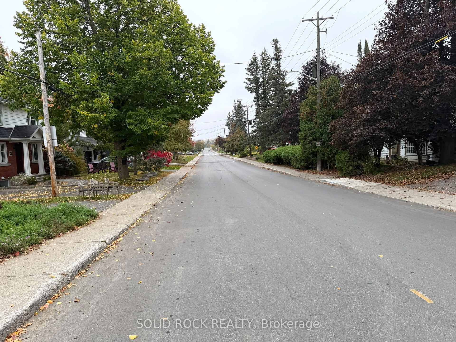 Photo 11 of 665 Broadview Avenue, Ottawa, Laurentianview — HOMEH