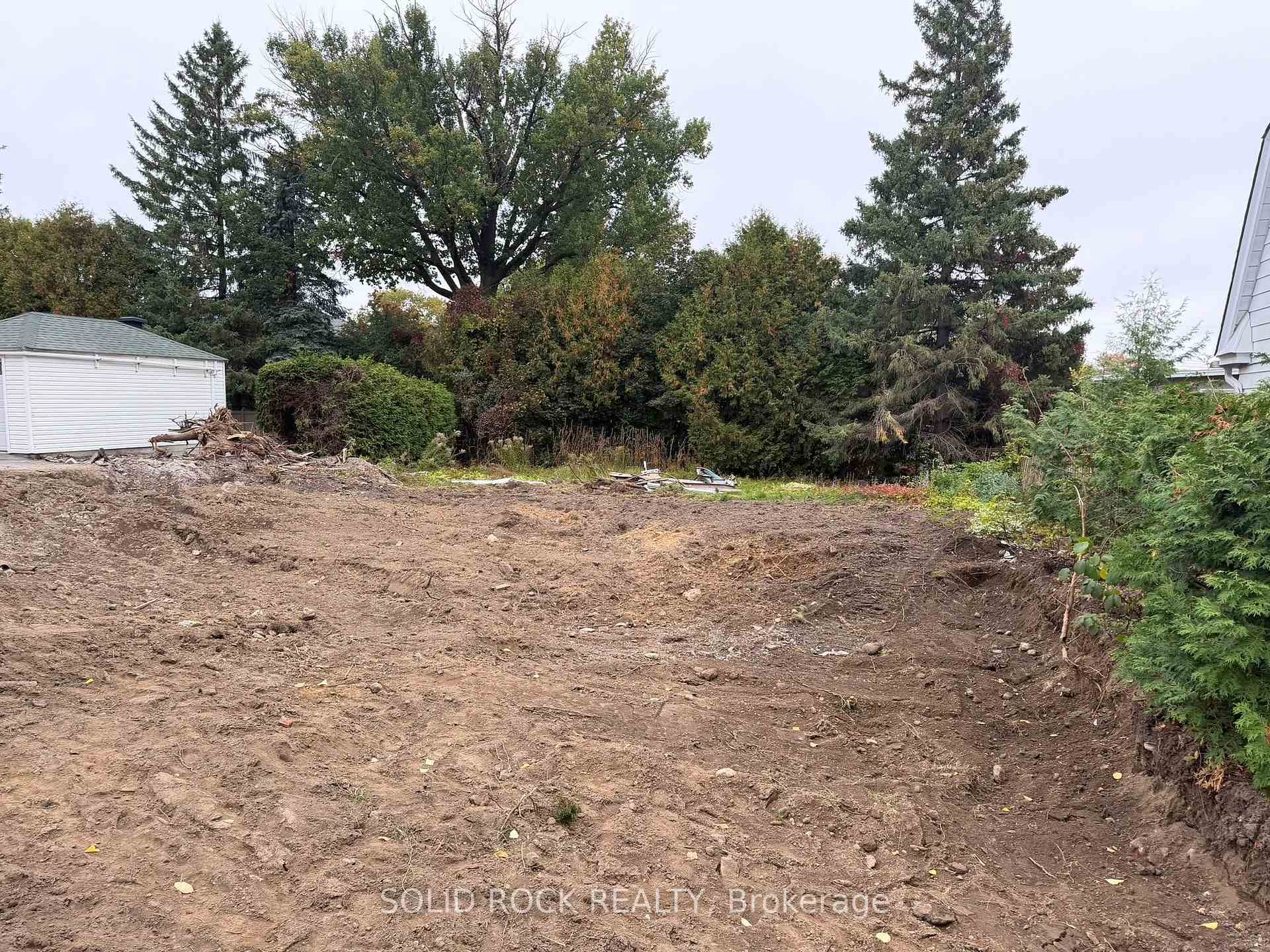 Photo 13 of 665 Broadview Avenue, Ottawa, Laurentianview — HOMEH