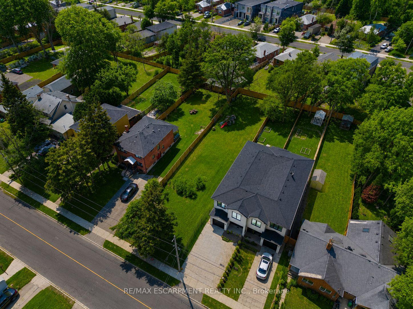 Photo 10 of 19A Broadview Avenue, Mississauga, Port Credit — HOMEH