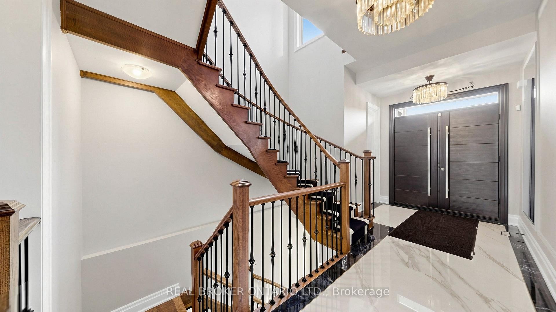 Photo 4 of 106 Via Romano Boulevard, Vaughan, Patterson — HOMEH