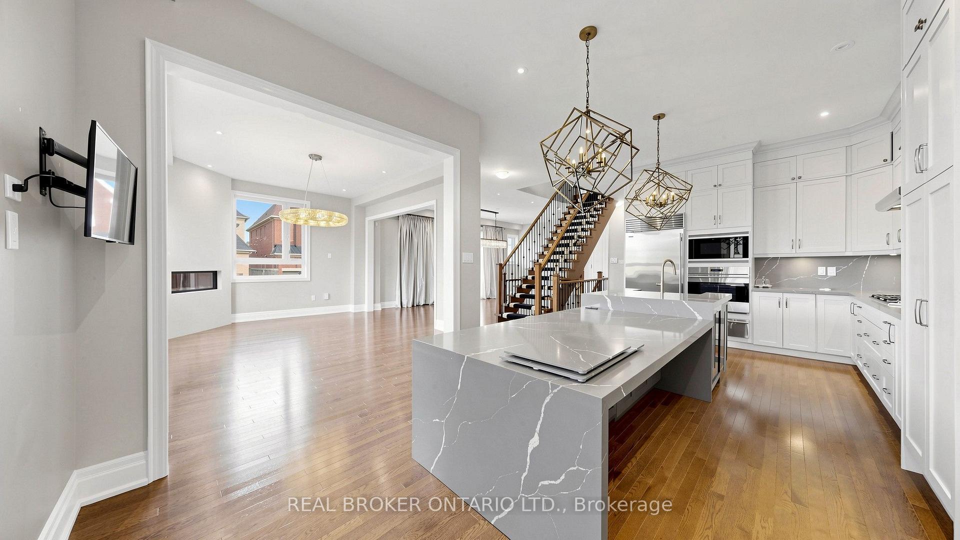Photo 12 of 106 Via Romano Boulevard, Vaughan, Patterson — HOMEH