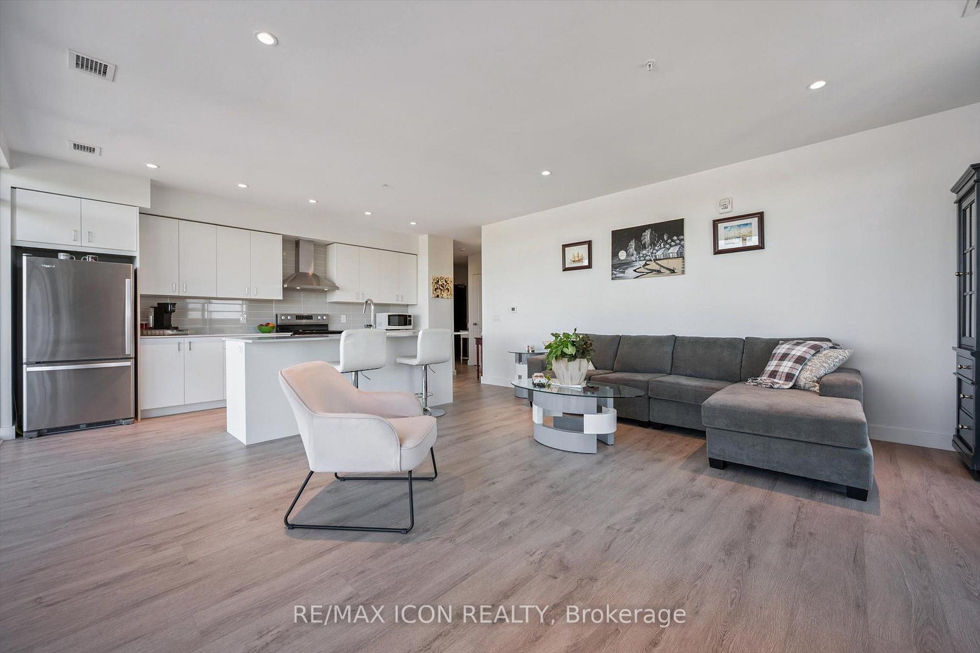 Photo 5 of Unit 902, 15 Glebe Street, Cambridge, St. Andrews Estates — HOMEH