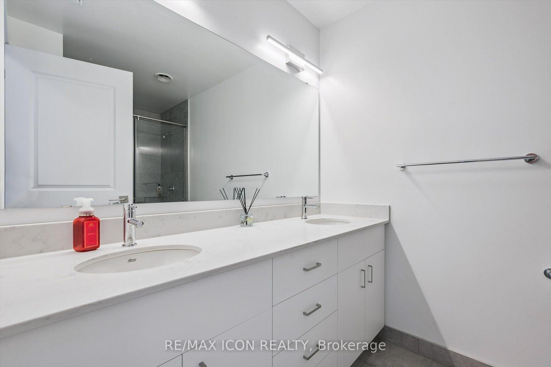 Photo 16 of Unit 902, 15 Glebe Street, Cambridge, St. Andrews Estates — HOMEH