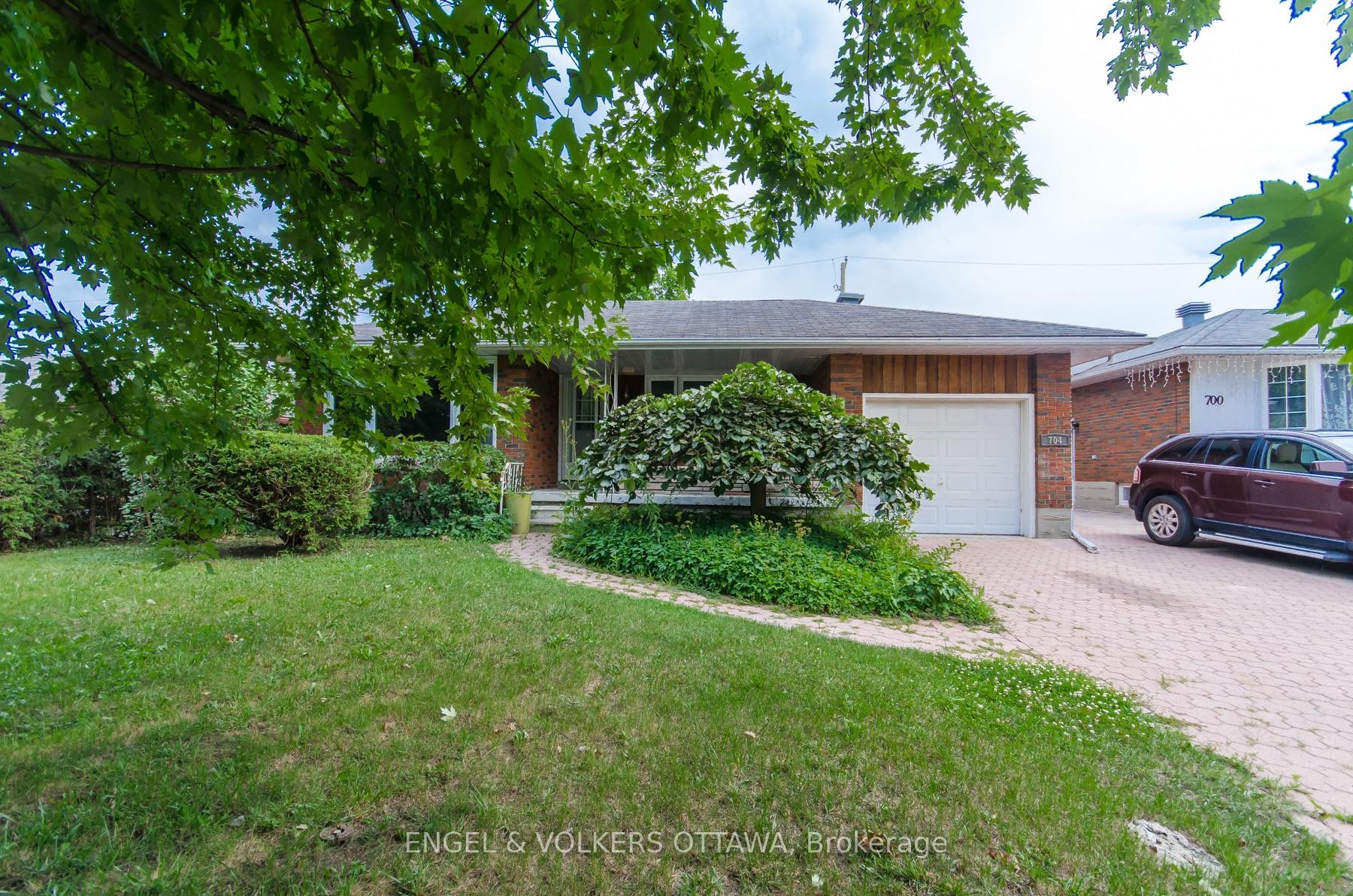 Photo 1 of Unit 2, 704 Ellen Avenue, Ottawa, Elmvale Acres — HOMEH