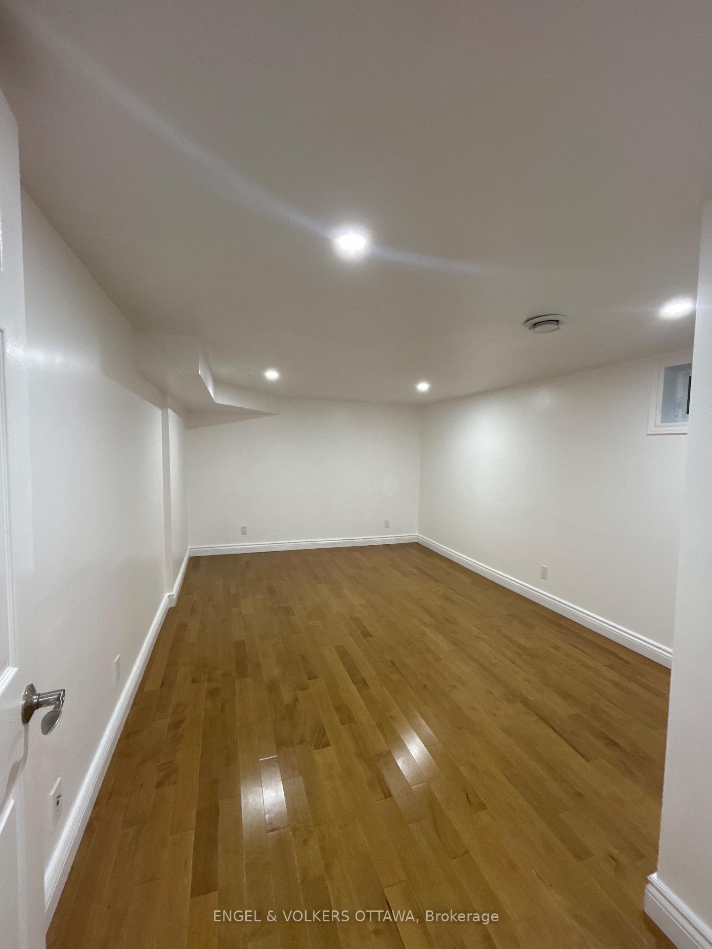 Photo 10 of Unit 2, 704 Ellen Avenue, Ottawa, Elmvale Acres — HOMEH