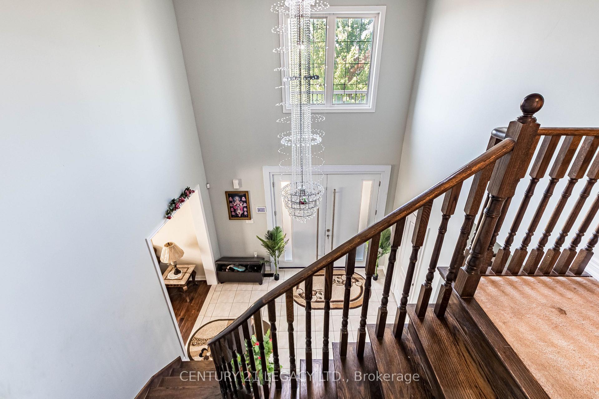 Photo 7 of 11 Drummondville Drive, Brampton, Bram East — HOMEH