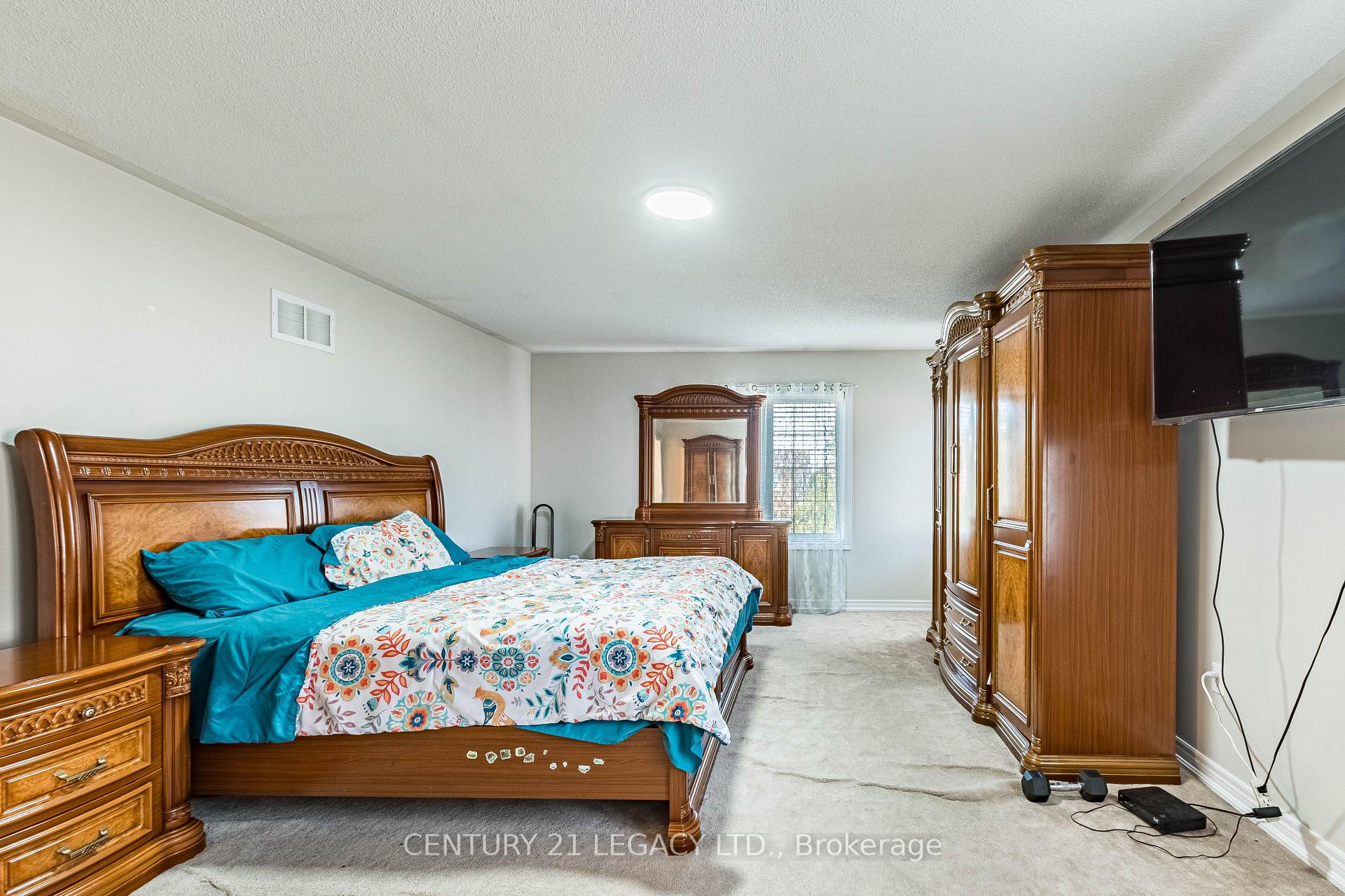 Photo 14 of 11 Drummondville Drive, Brampton, Bram East — HOMEH