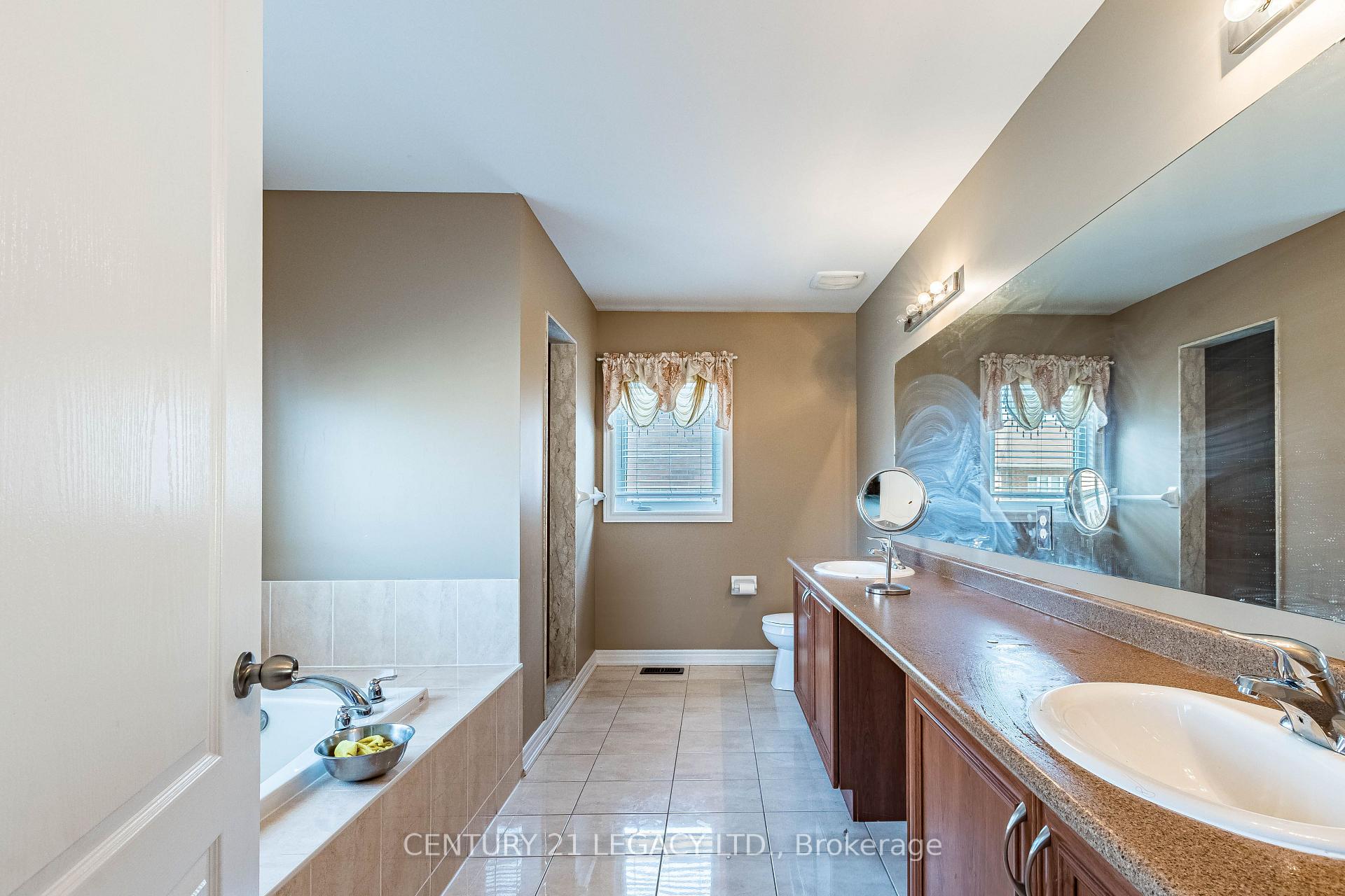 Photo 16 of 11 Drummondville Drive, Brampton, Bram East — HOMEH