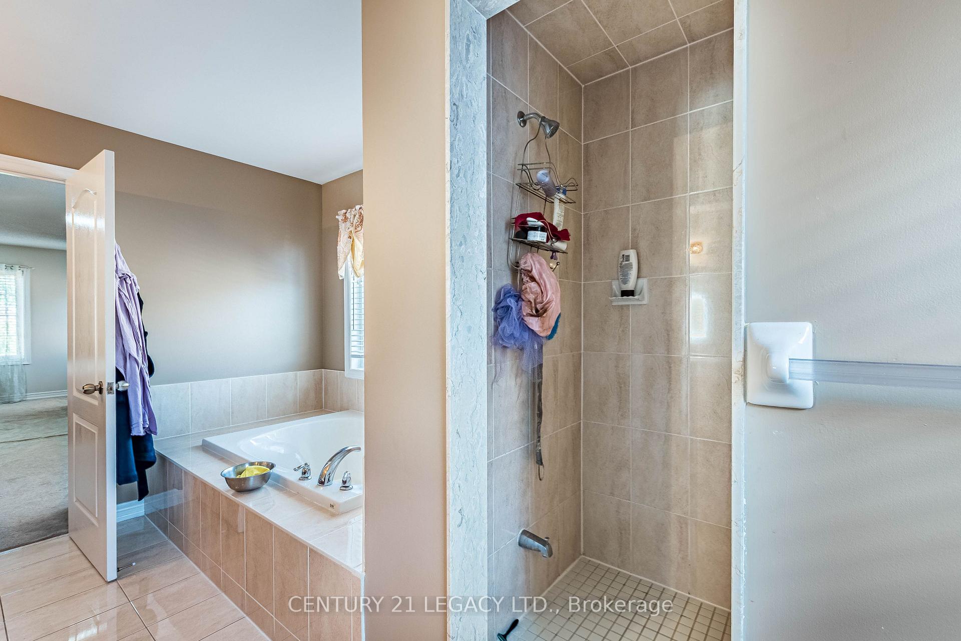 Photo 17 of 11 Drummondville Drive, Brampton, Bram East — HOMEH