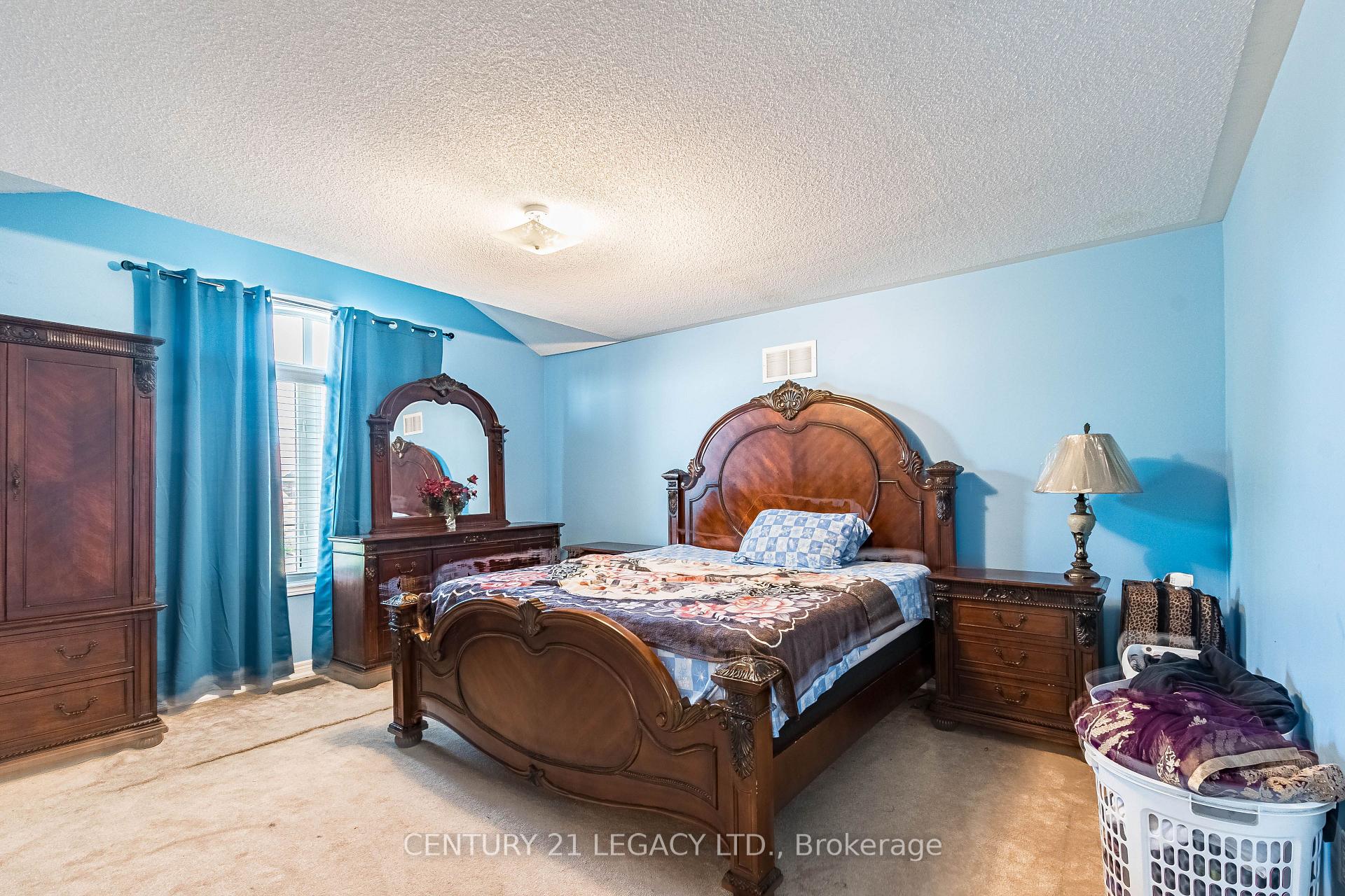 Photo 18 of 11 Drummondville Drive, Brampton, Bram East — HOMEH