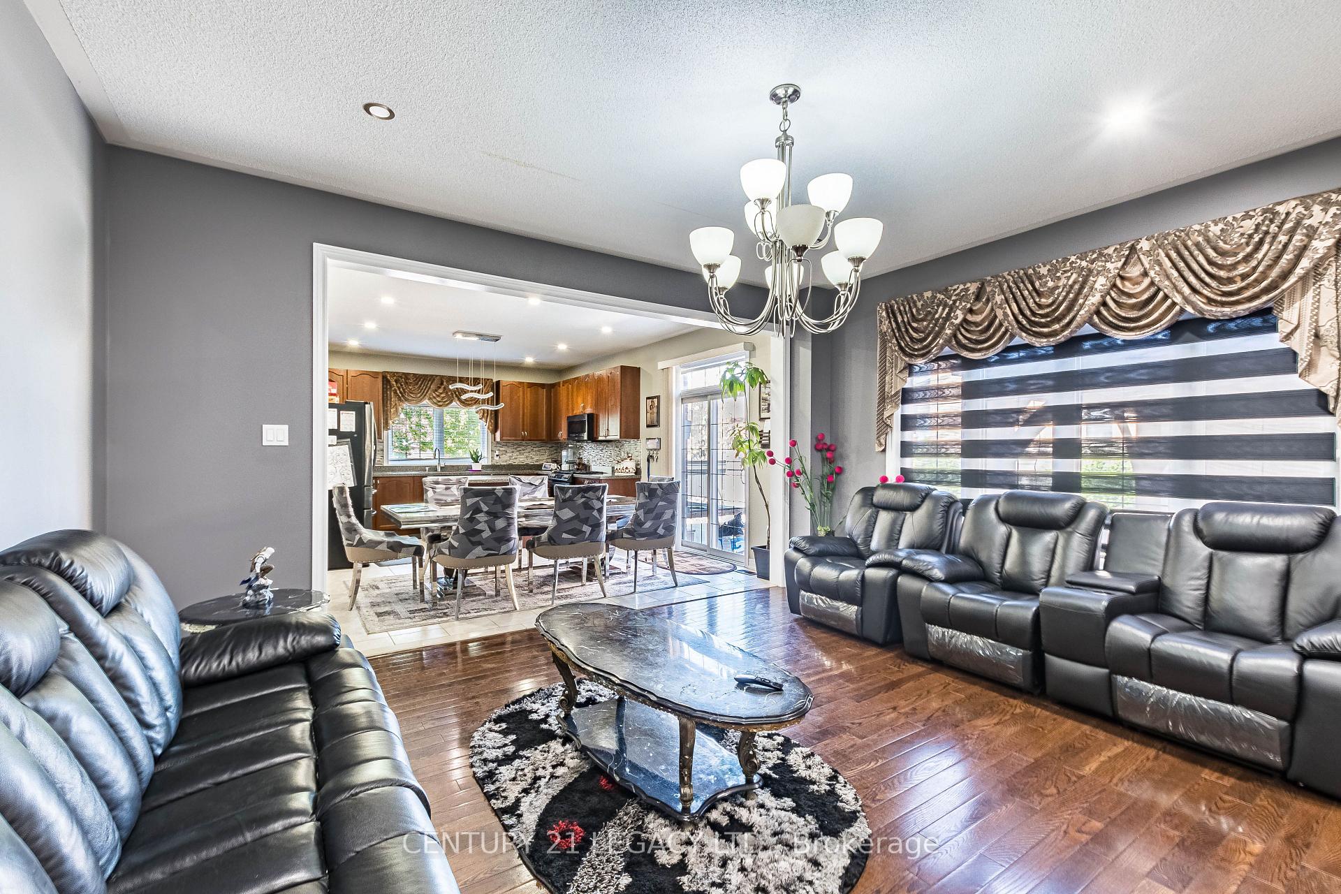 Photo 28 of 11 Drummondville Drive, Brampton, Bram East — HOMEH