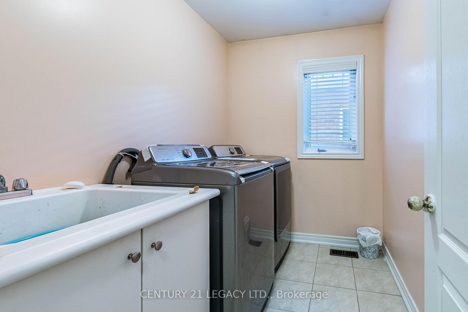 Photo 30 of 11 Drummondville Drive, Brampton, Bram East — HOMEH