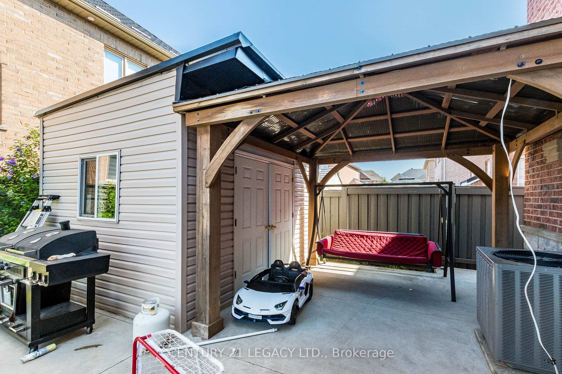 Photo 32 of 11 Drummondville Drive, Brampton, Bram East — HOMEH
