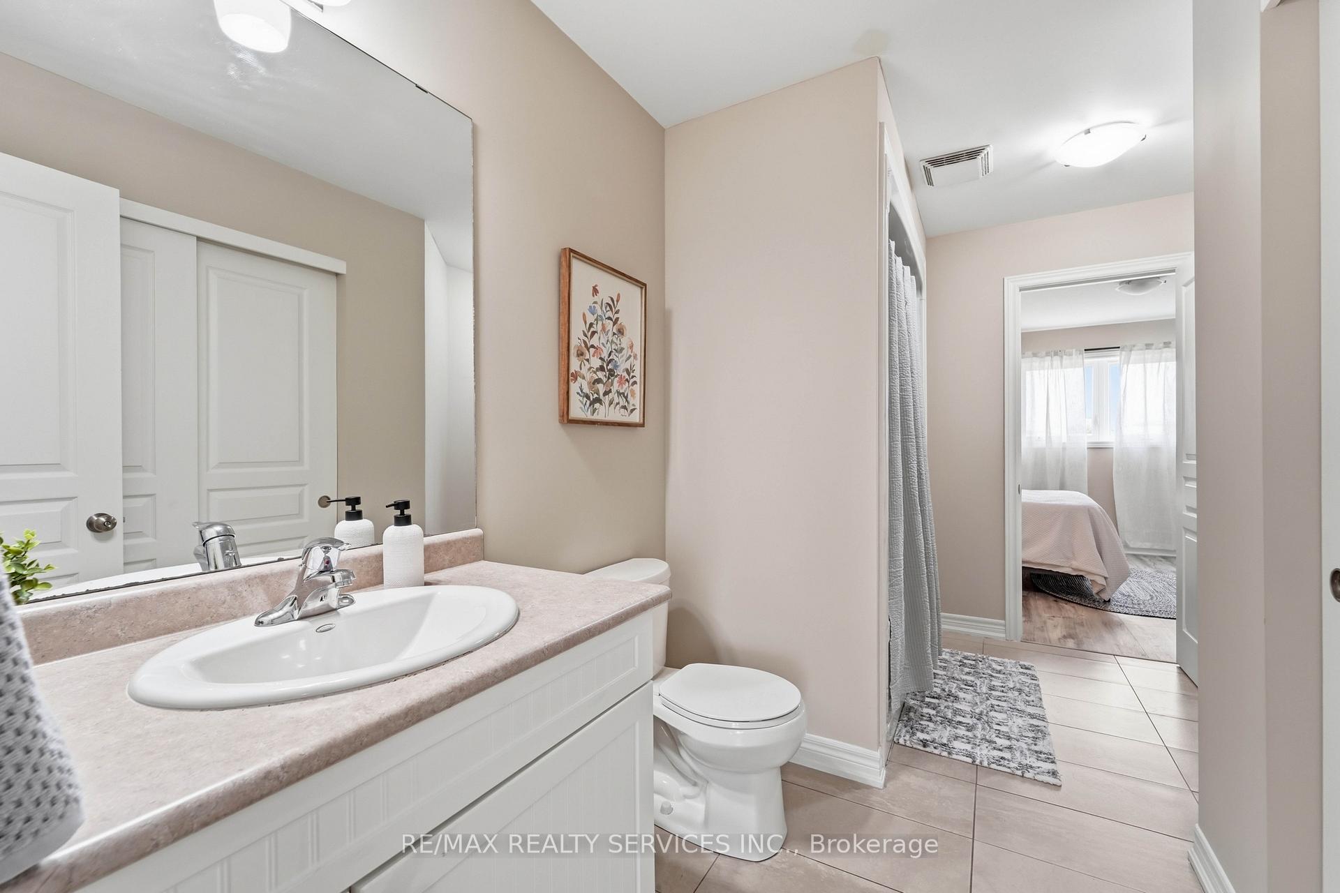 Photo 15 of 7768 Ascot Circle, Niagara Falls, Ascot — HOMEH