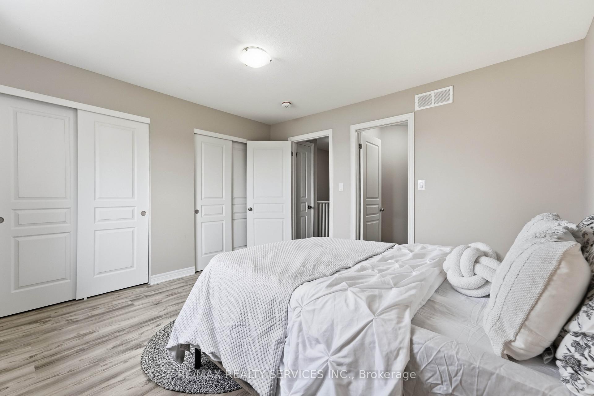 Photo 19 of 7768 Ascot Circle, Niagara Falls, Ascot — HOMEH