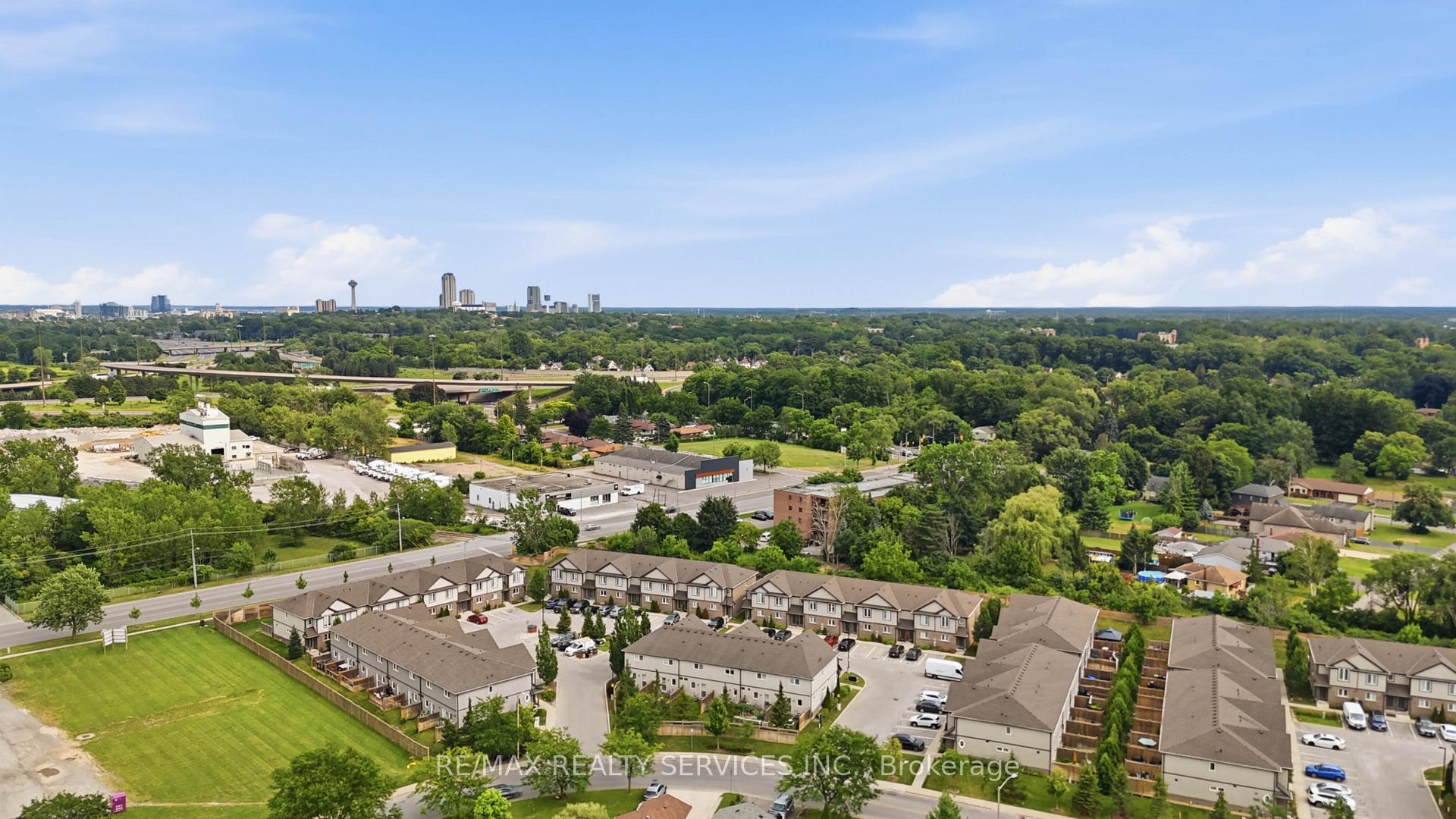 Photo 27 of 7768 Ascot Circle, Niagara Falls, Ascot — HOMEH