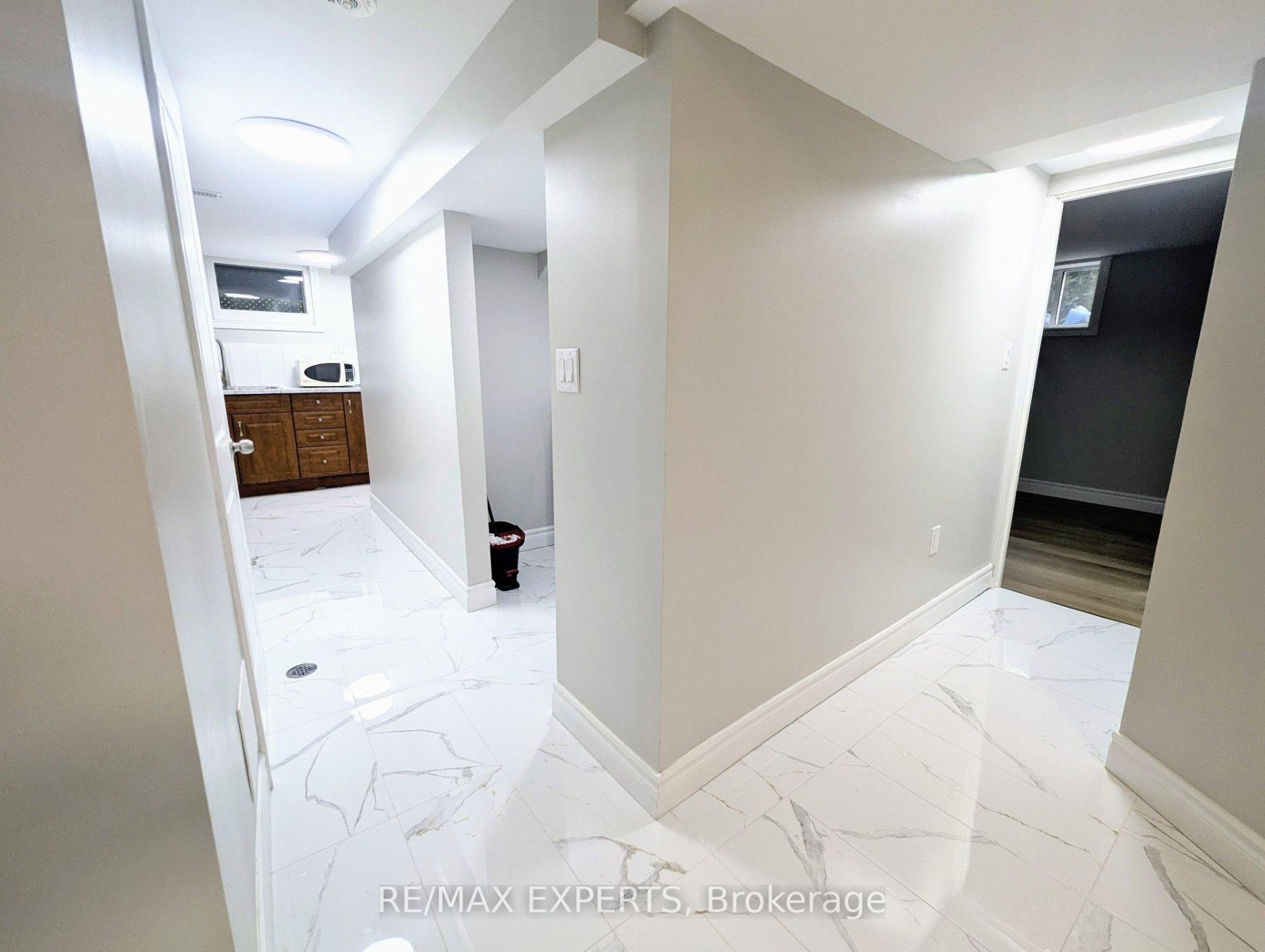 Photo 6 of Unit LOWER, 42 Mossbank Drive, Scarborough, Woburn — HOMEH