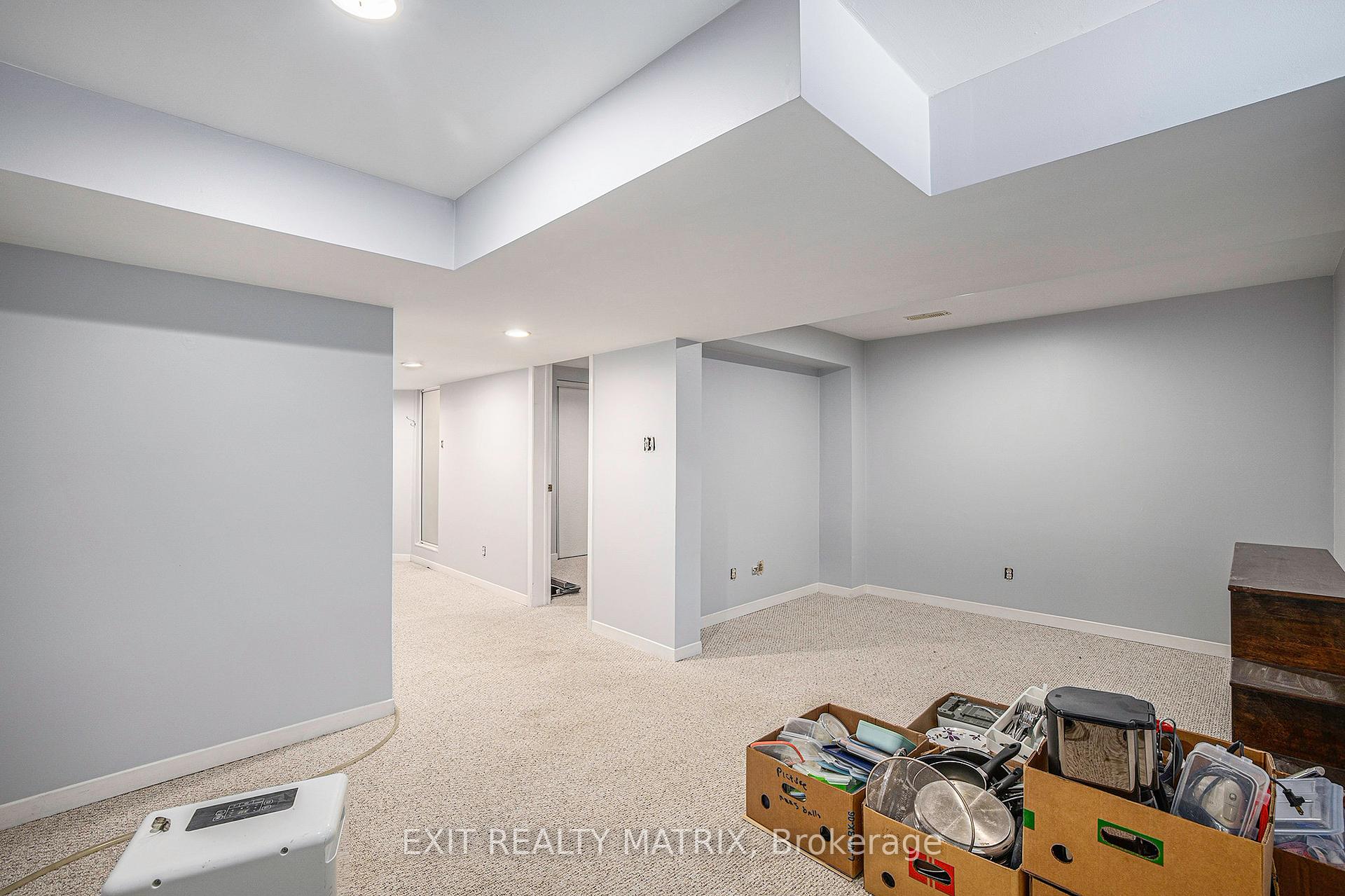 Photo 14 of 24 Oakhaven Private, Ottawa, Overbrook/Castle Heights — HOMEH