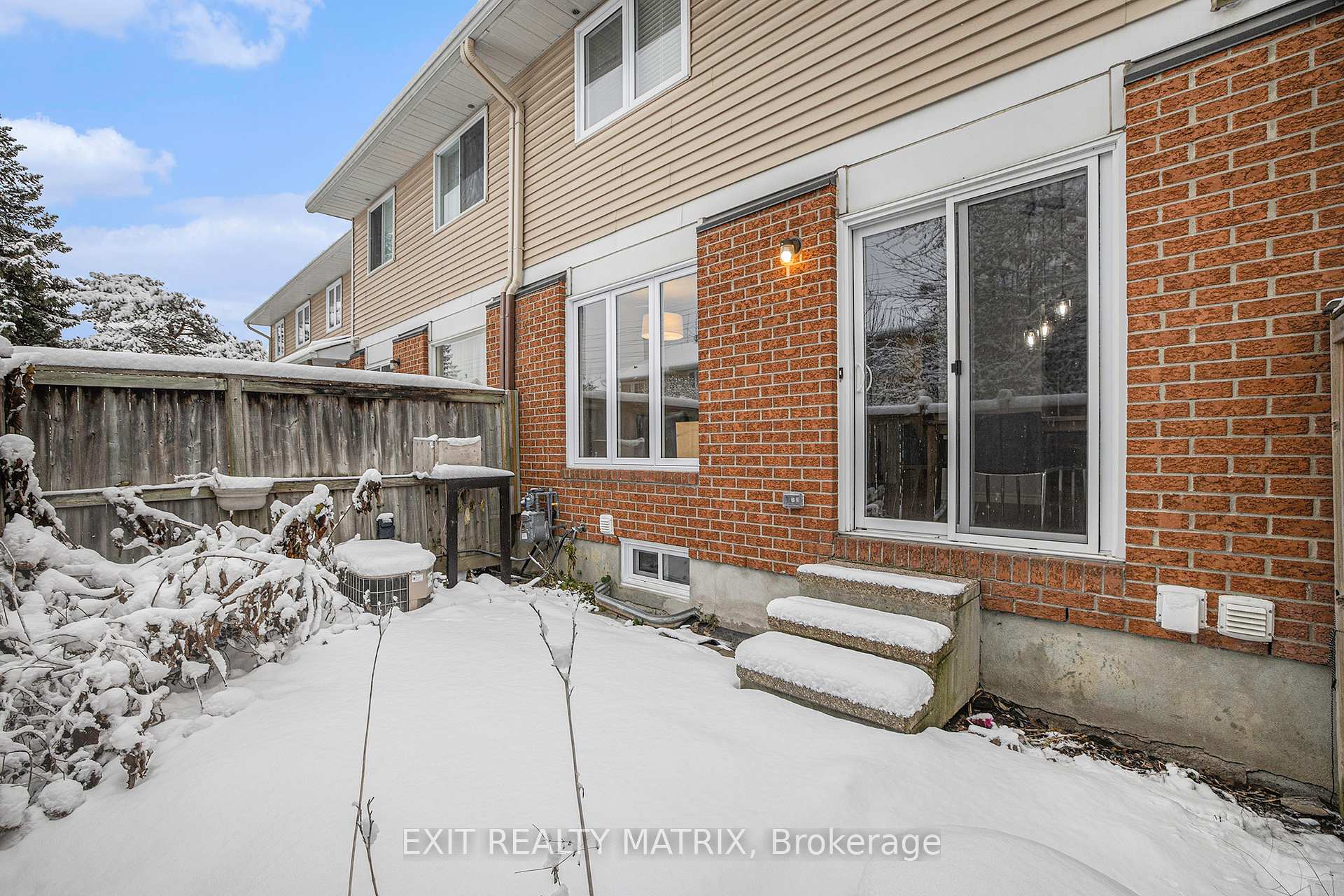 Photo 15 of 24 Oakhaven Private, Ottawa, Overbrook/Castle Heights — HOMEH