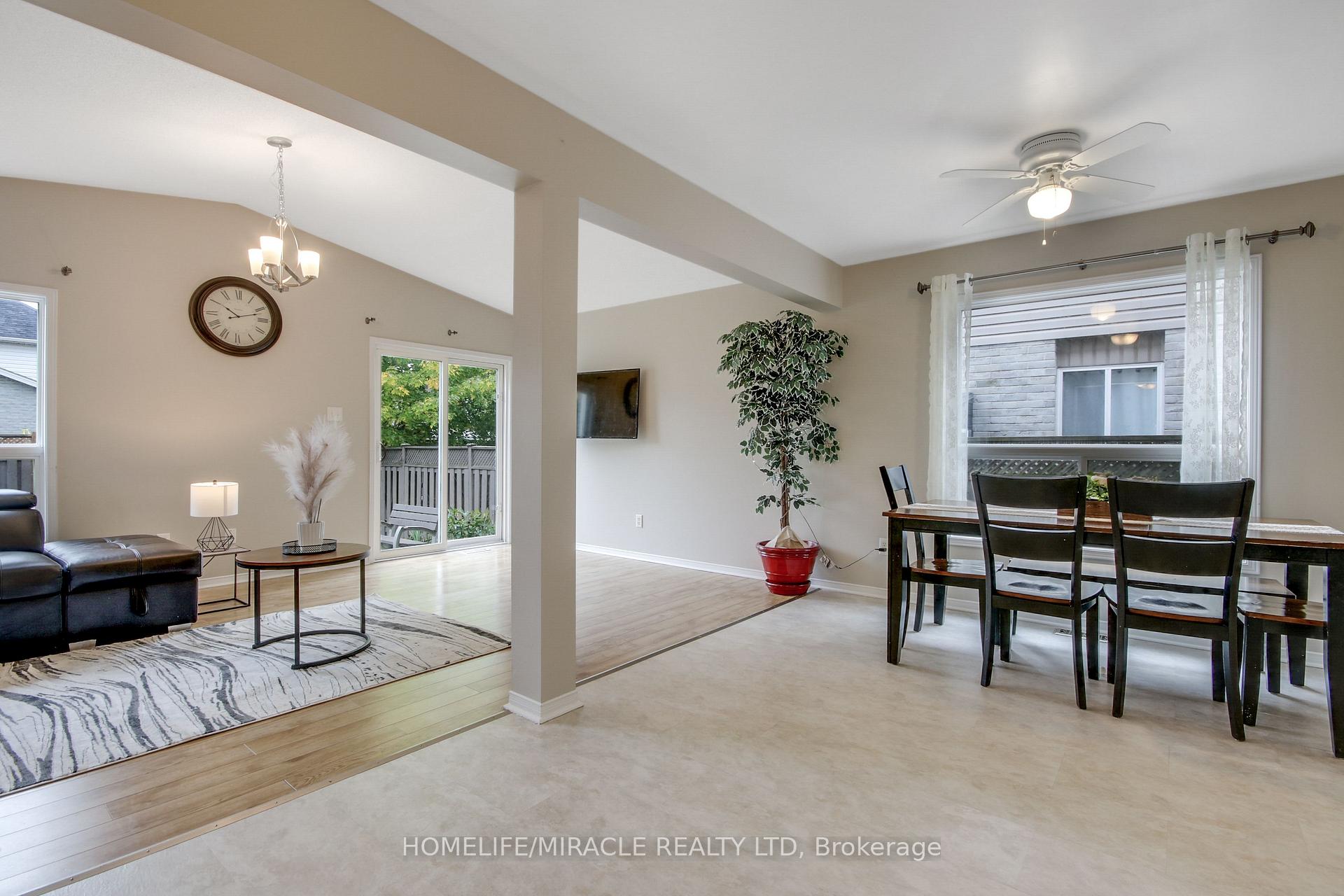 Photo 8 of 1827 Bloom Crescent, London, North C — HOMEH