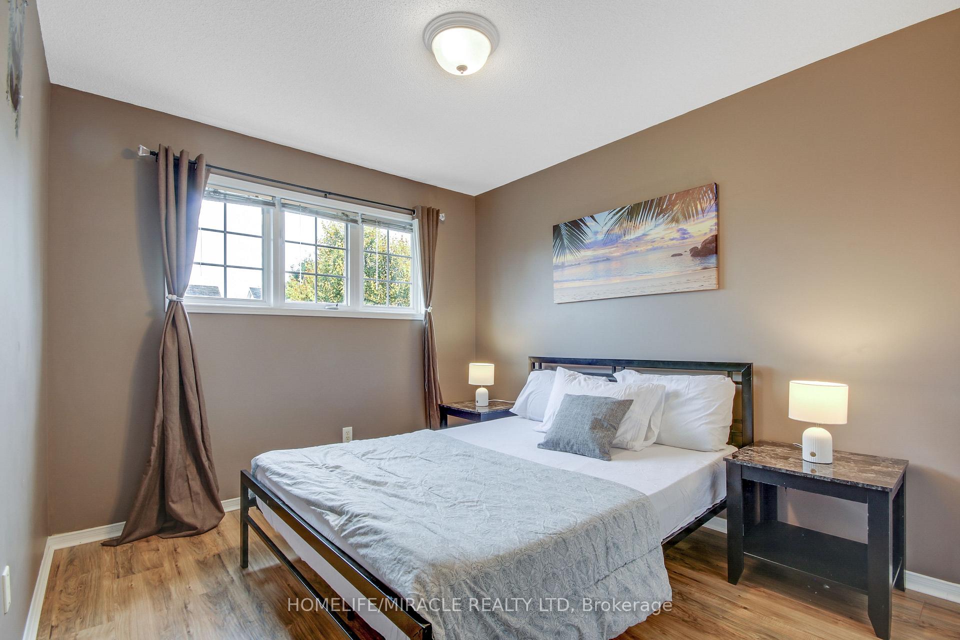 Photo 18 of 1827 Bloom Crescent, London, North C — HOMEH