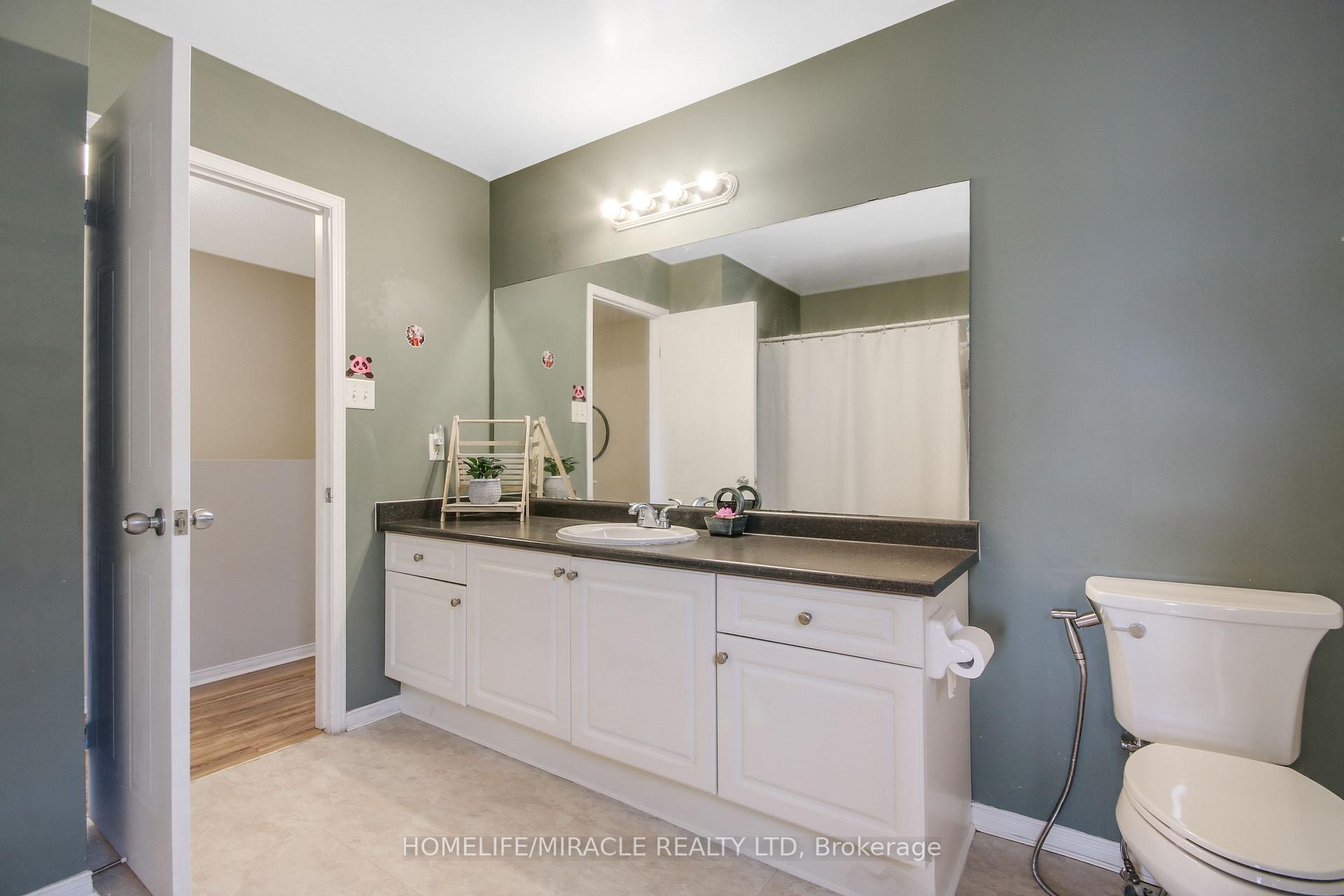 Photo 20 of 1827 Bloom Crescent, London, North C — HOMEH