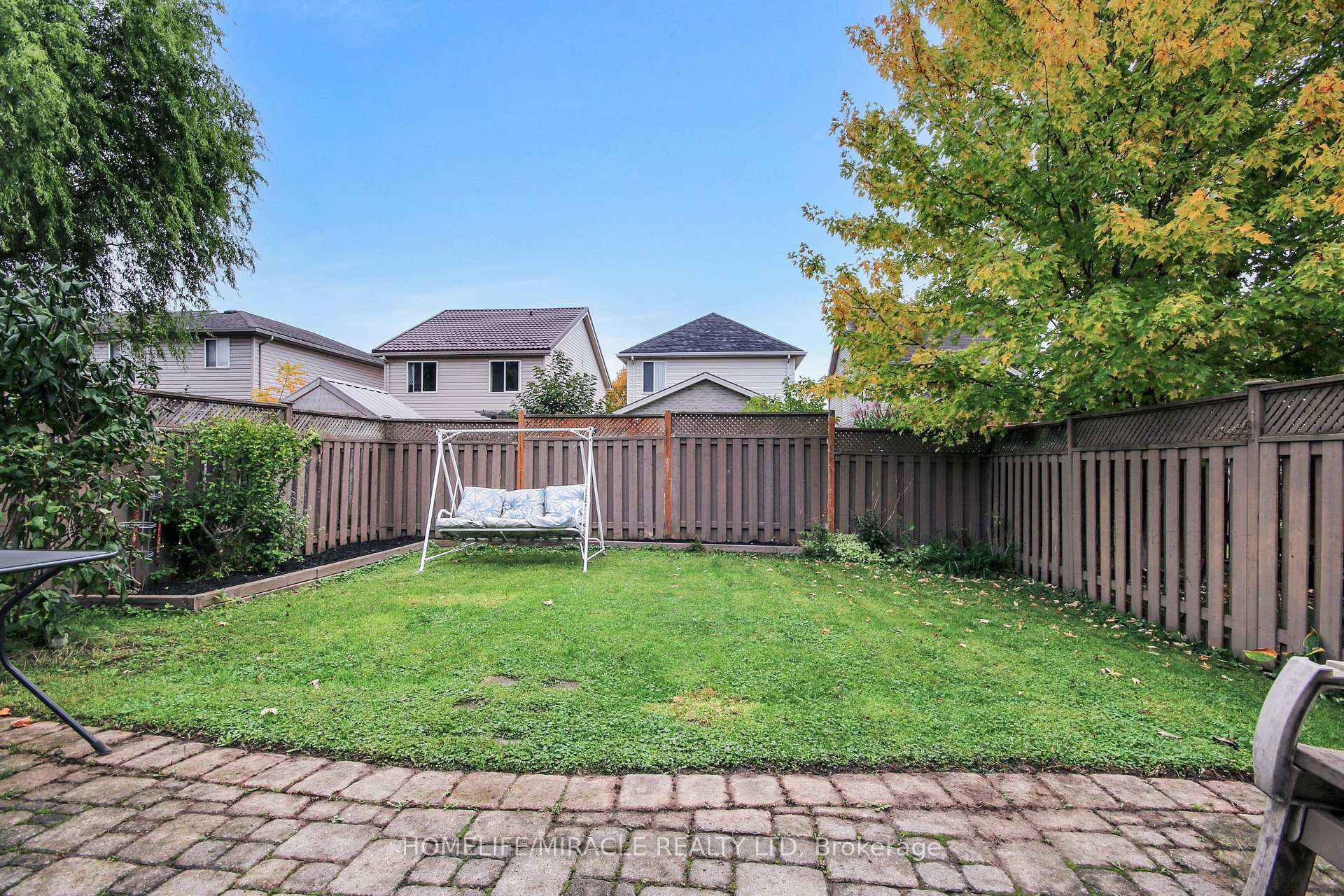 Photo 24 of 1827 Bloom Crescent, London, North C — HOMEH
