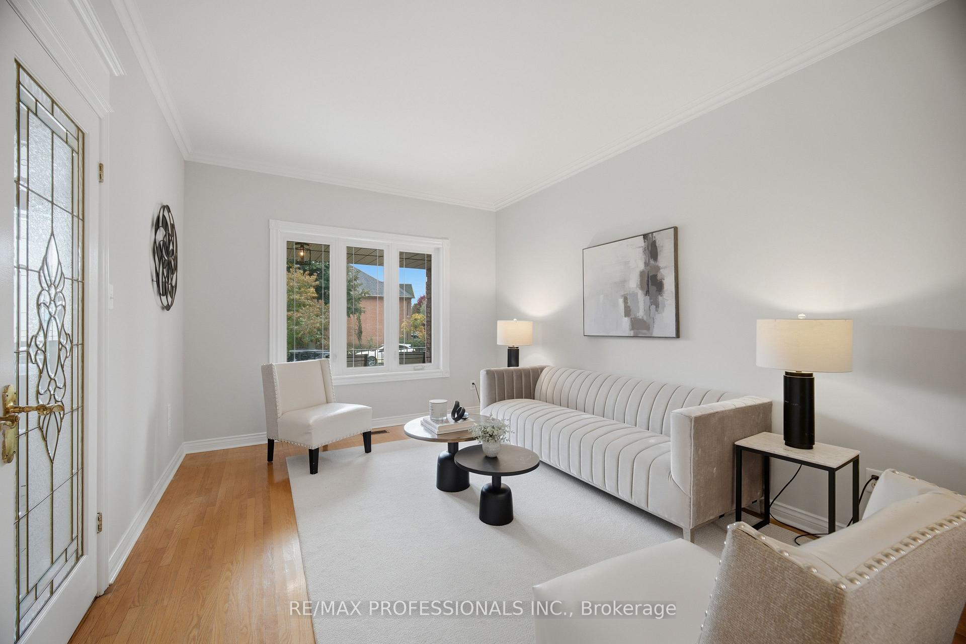 Photo 8 of 8 Piper Court, Vaughan, Maple — HOMEH
