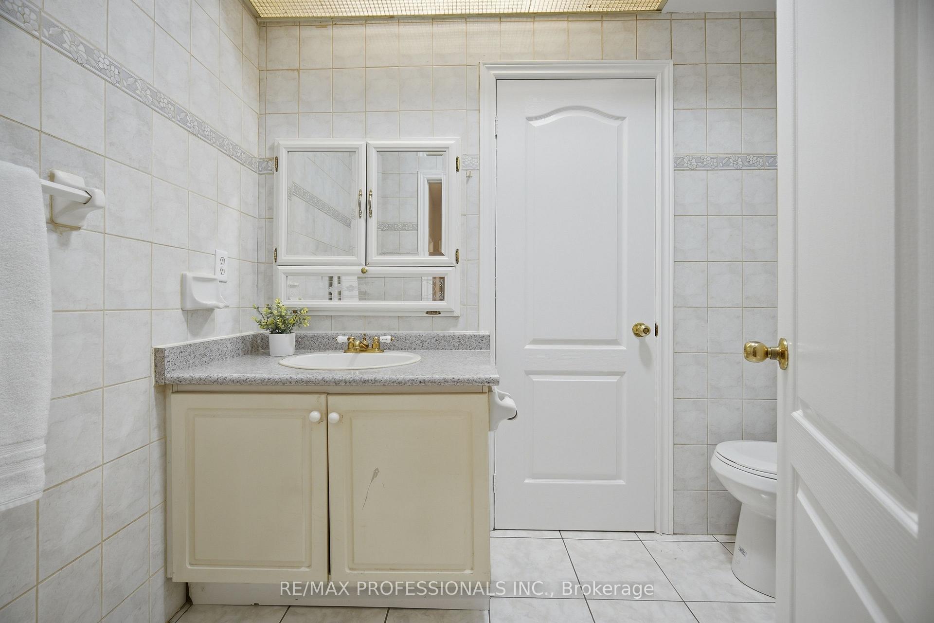Photo 28 of 8 Piper Court, Vaughan, Maple — HOMEH
