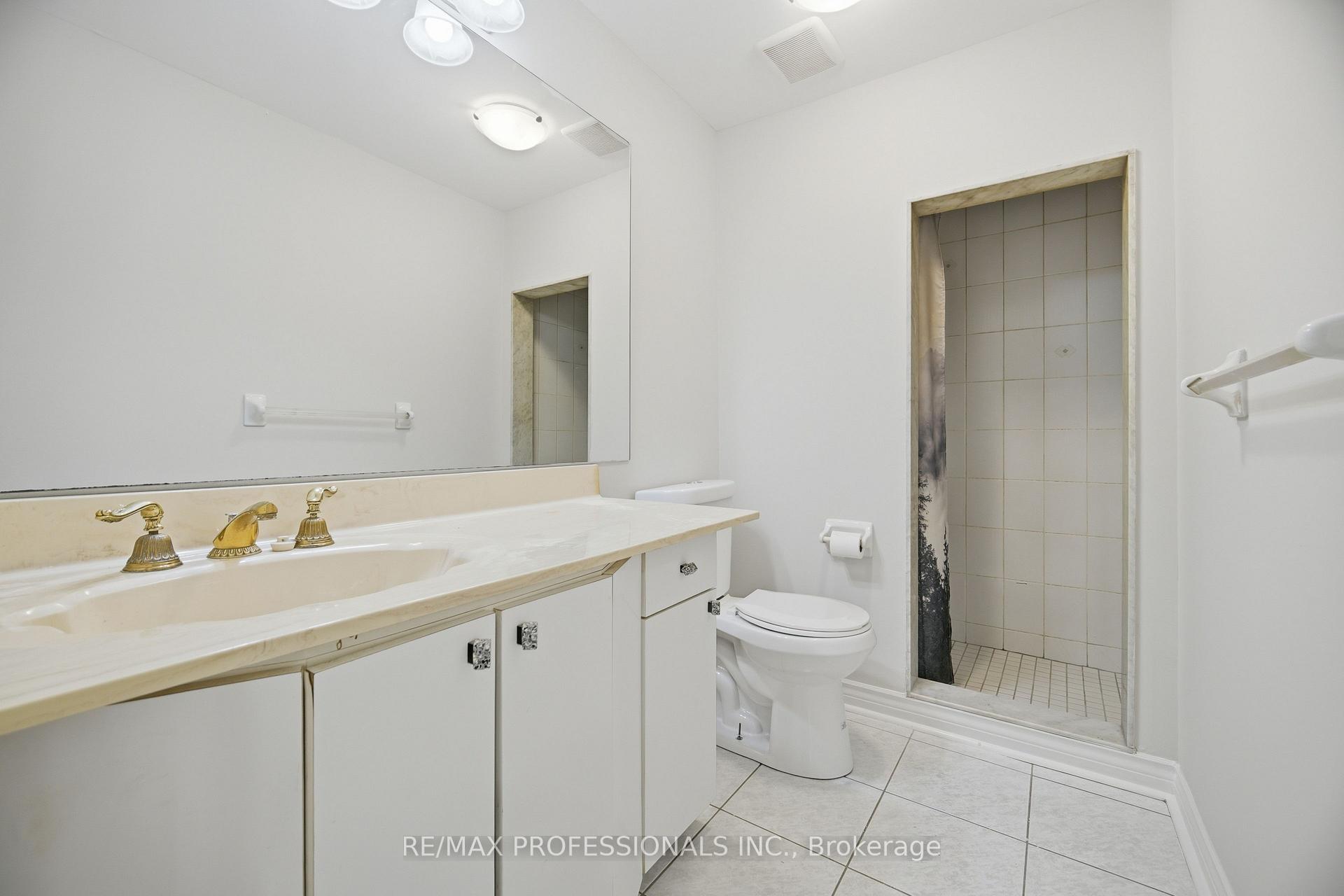 Photo 39 of 8 Piper Court, Vaughan, Maple — HOMEH