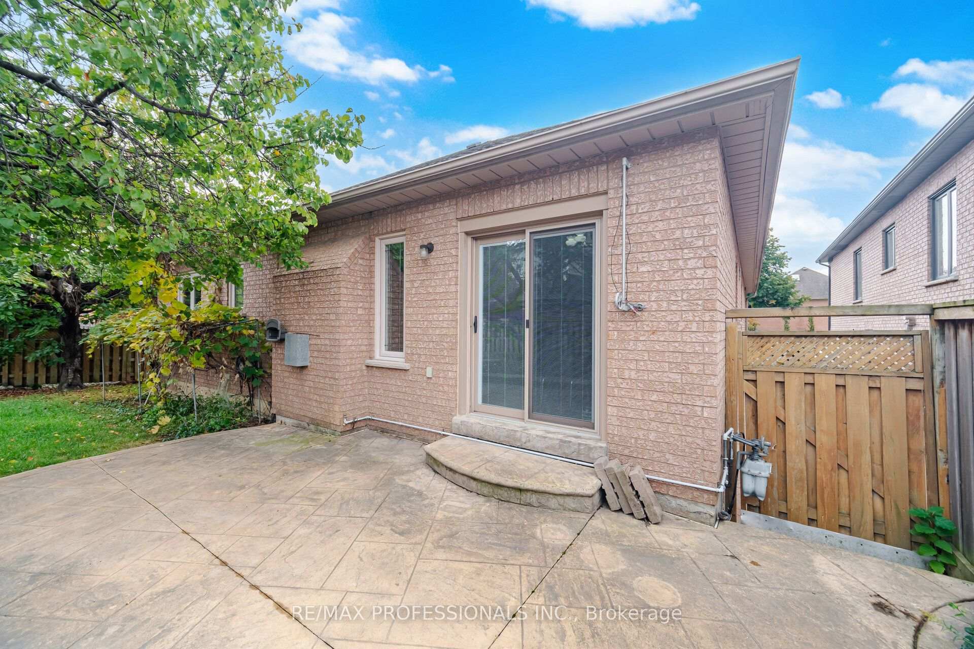 Photo 42 of 8 Piper Court, Vaughan, Maple — HOMEH