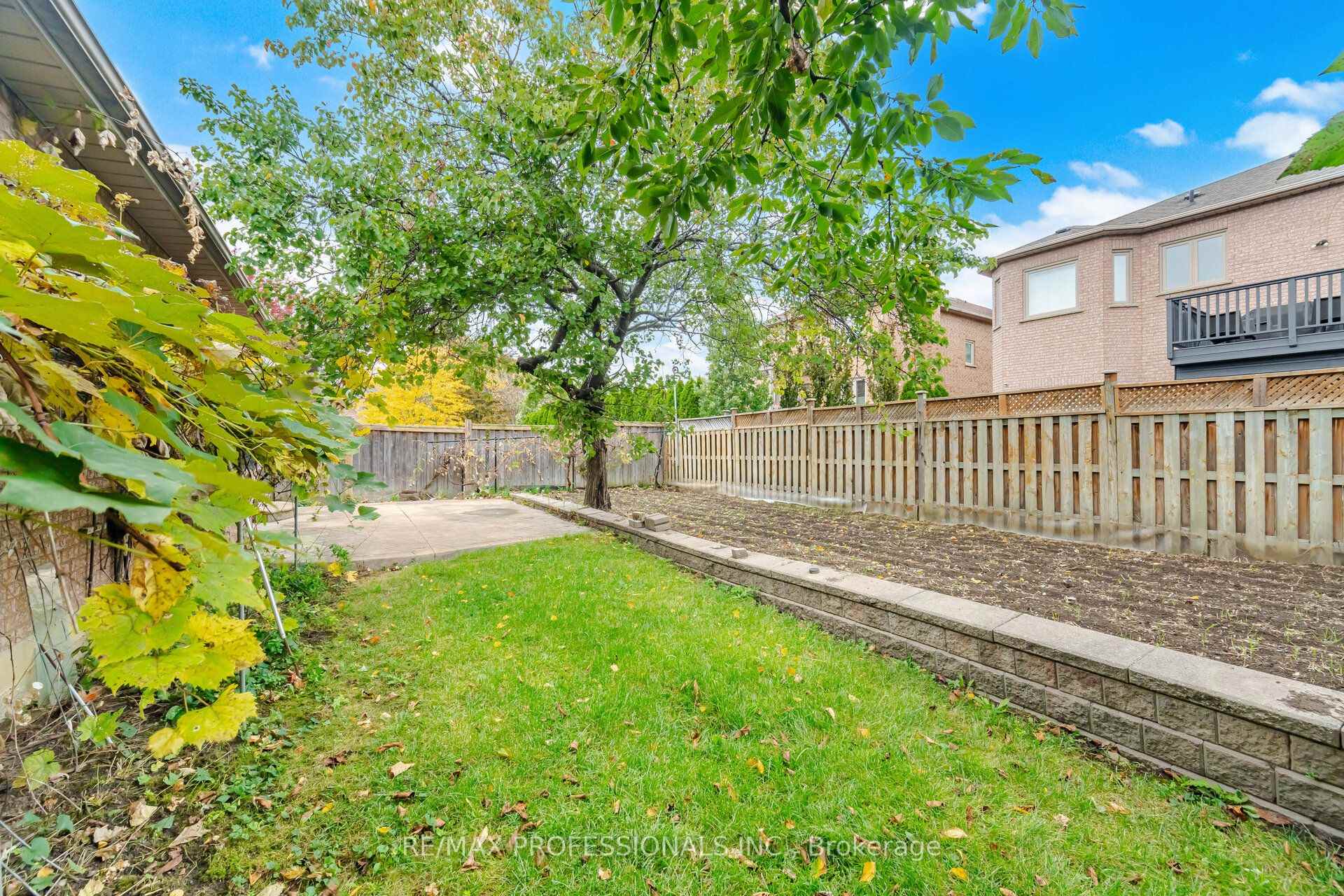 Photo 43 of 8 Piper Court, Vaughan, Maple — HOMEH
