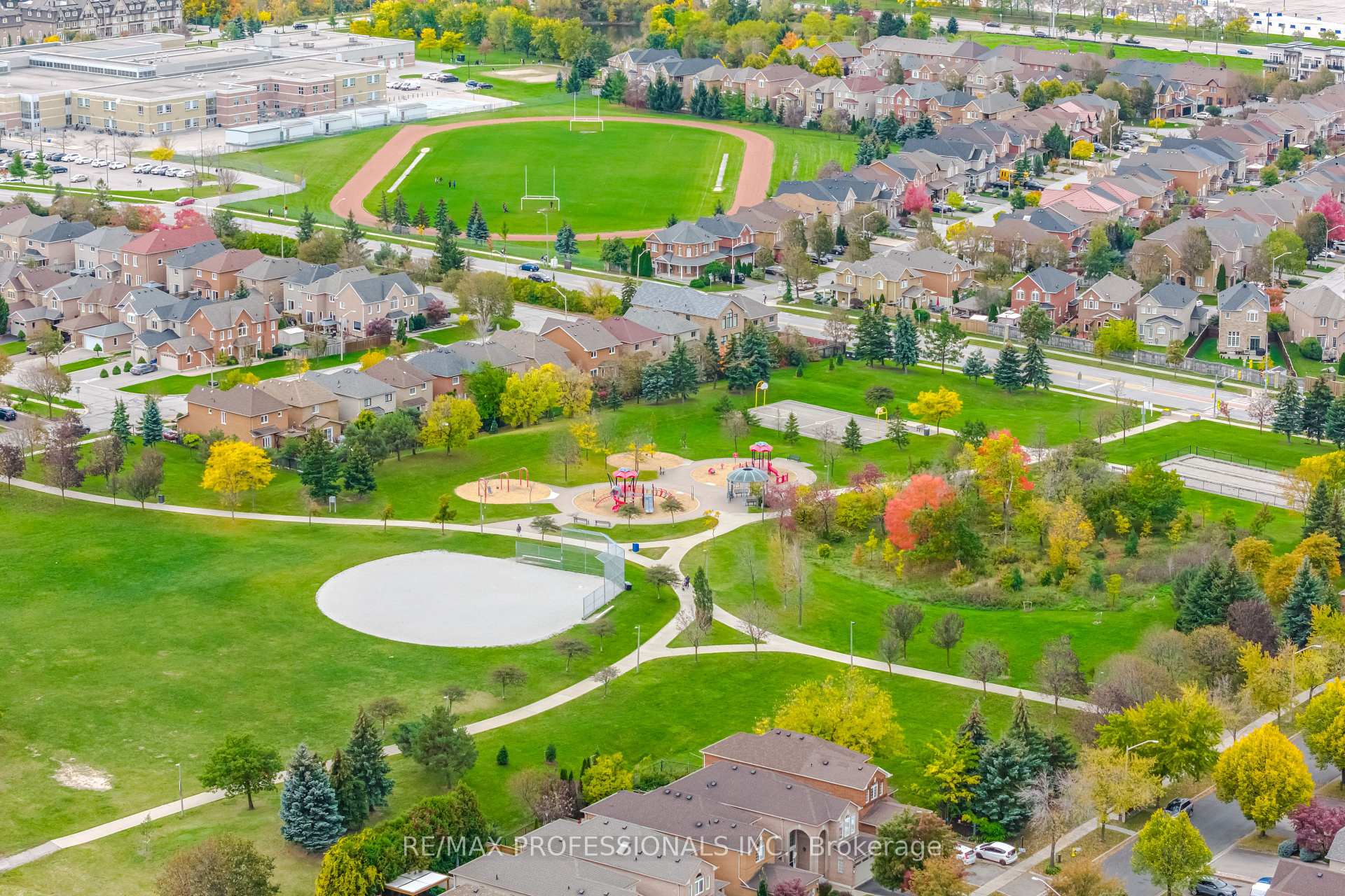 Photo 46 of 8 Piper Court, Vaughan, Maple — HOMEH
