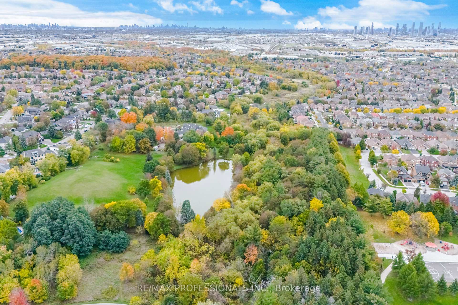 Photo 48 of 8 Piper Court, Vaughan, Maple — HOMEH
