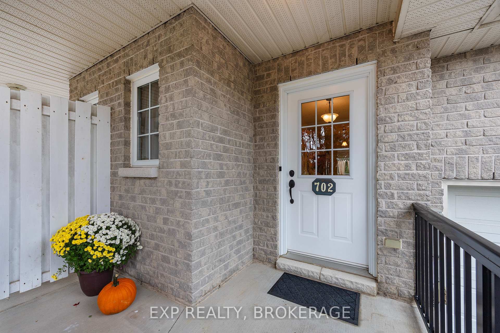 Photo 6 of 702 Maclean Court, Kingston, Kingston East (Incl Barret Crt) — HOMEH