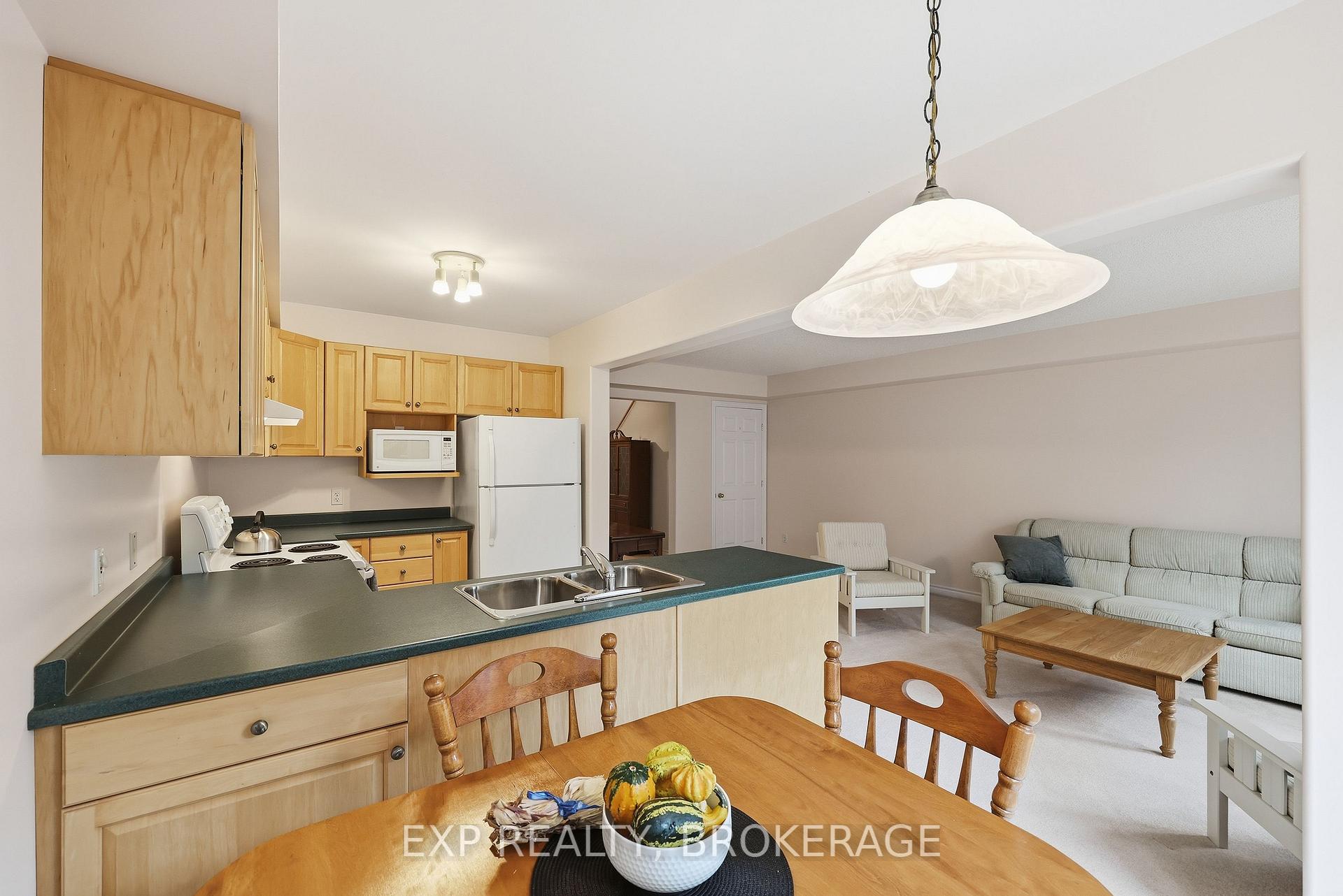 Photo 33 of 702 Maclean Court, Kingston, Kingston East (Incl Barret Crt) — HOMEH