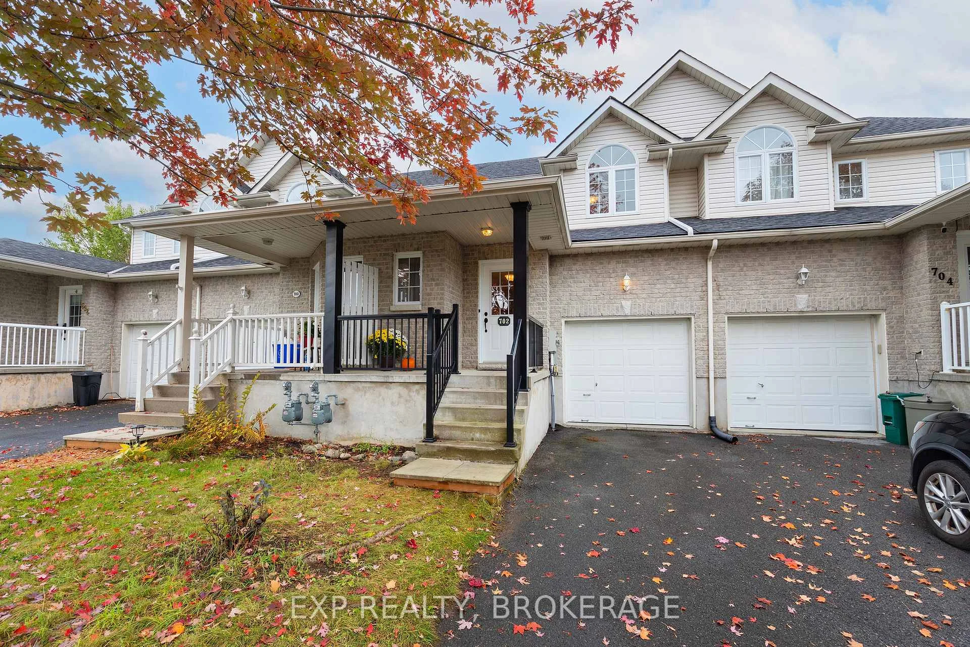 Photo 3 of 702 Maclean Court, Kingston, Kingston East (Incl Barret Crt) — HOMEH