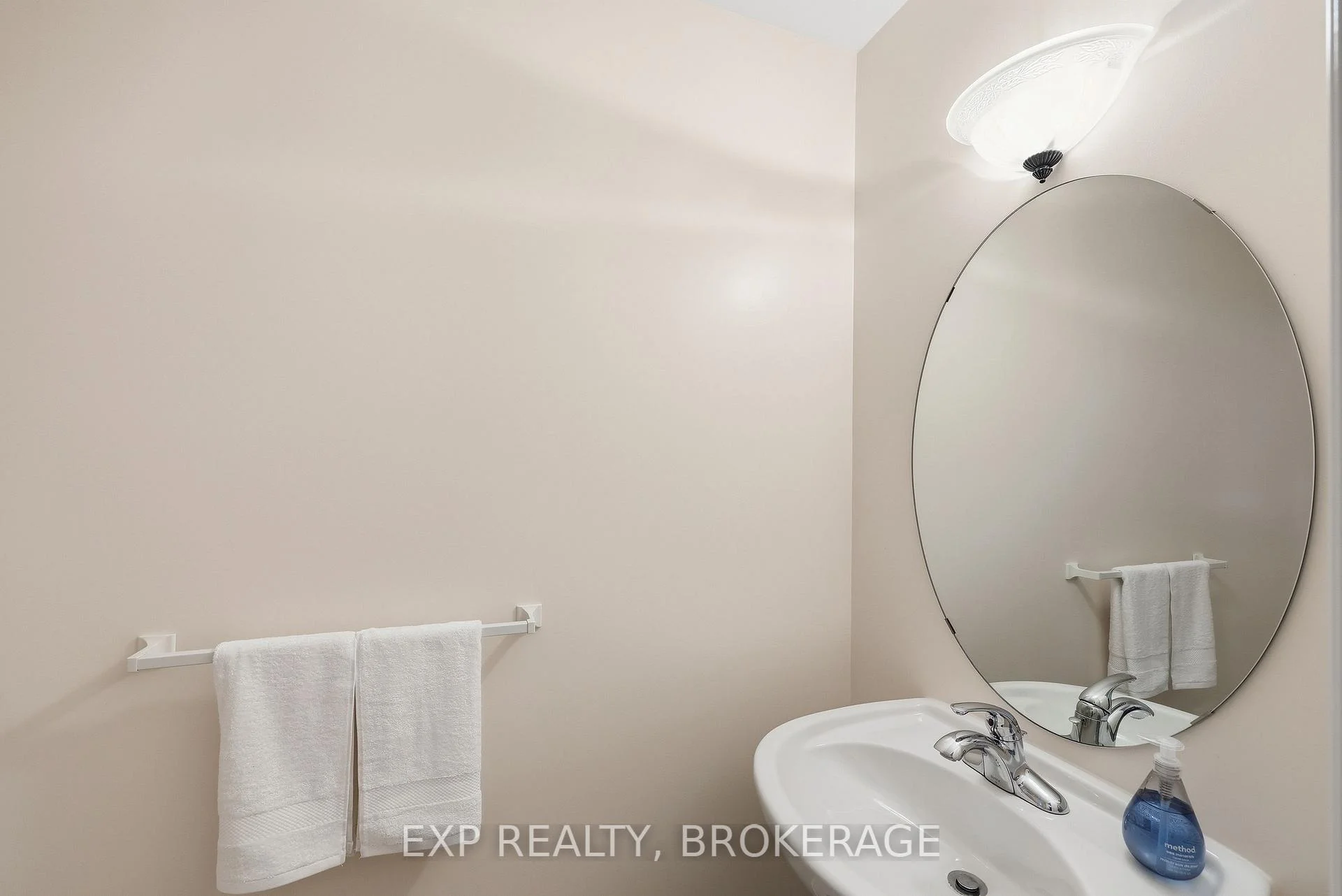 Photo 26 of 702 Maclean Court, Kingston, Kingston East (Incl Barret Crt) — HOMEH