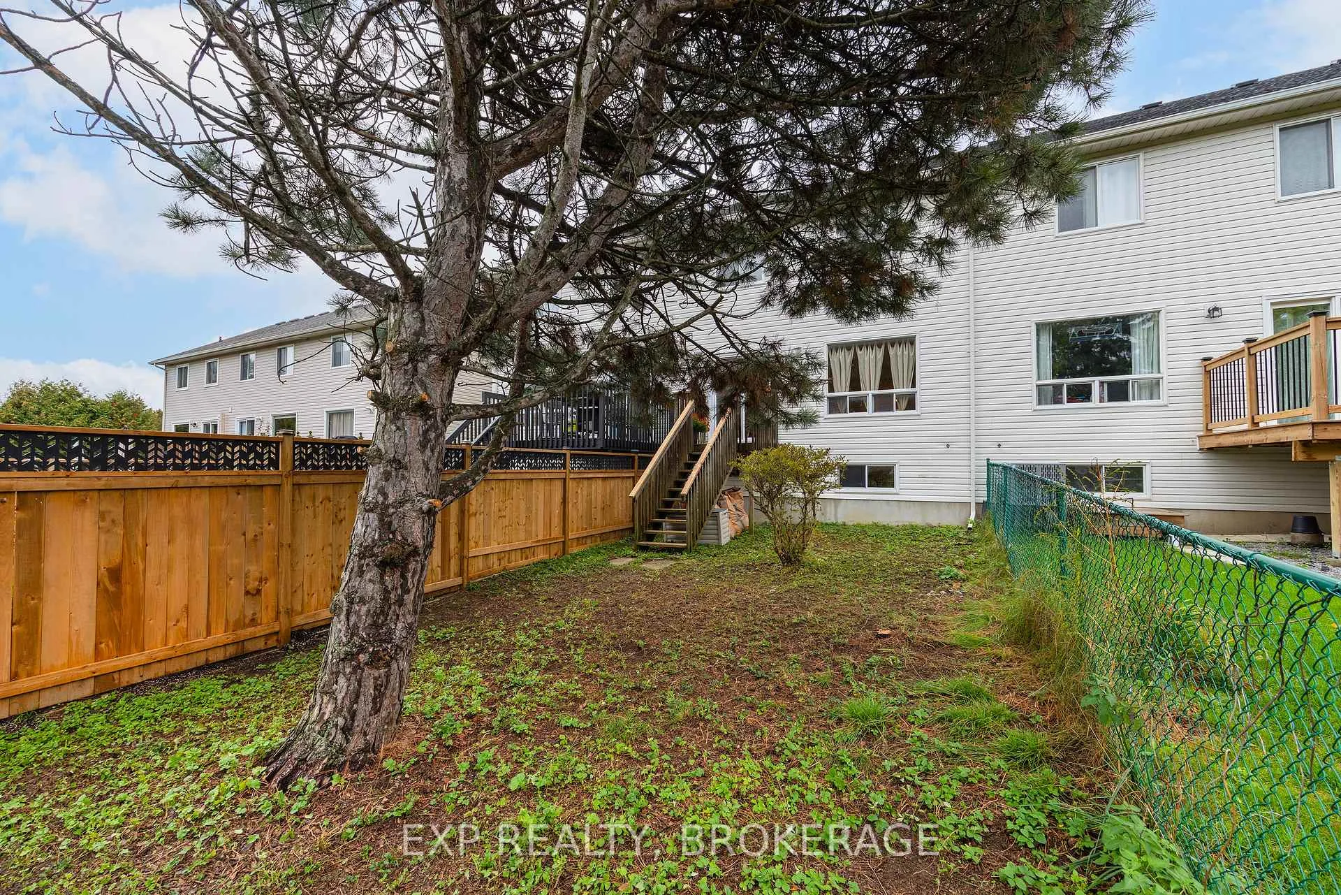 Photo 30 of 702 Maclean Court, Kingston, Kingston East (Incl Barret Crt) — HOMEH