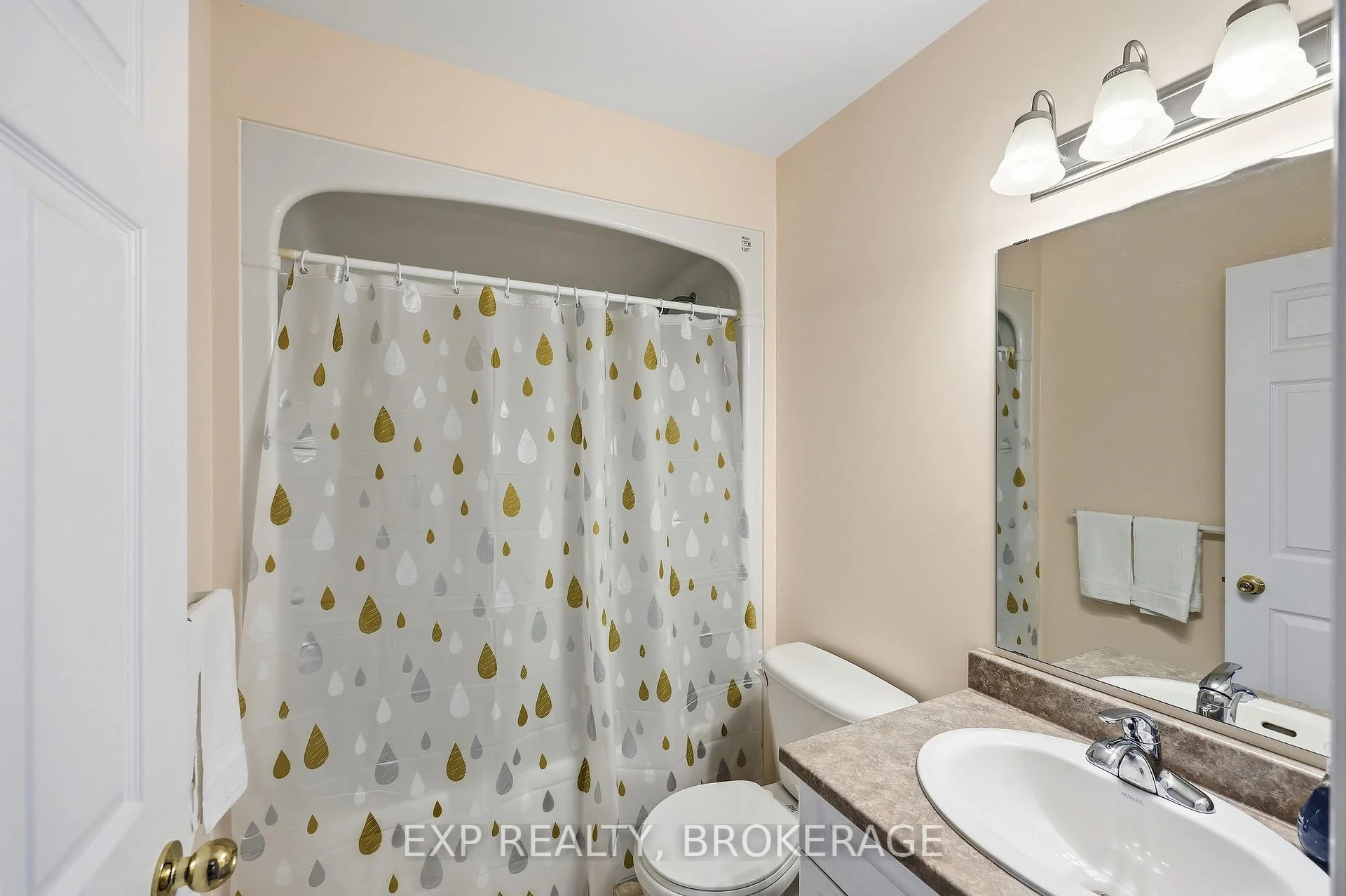 Photo 70 of 702 Maclean Court, Kingston, Kingston East (Incl Barret Crt) — HOMEH