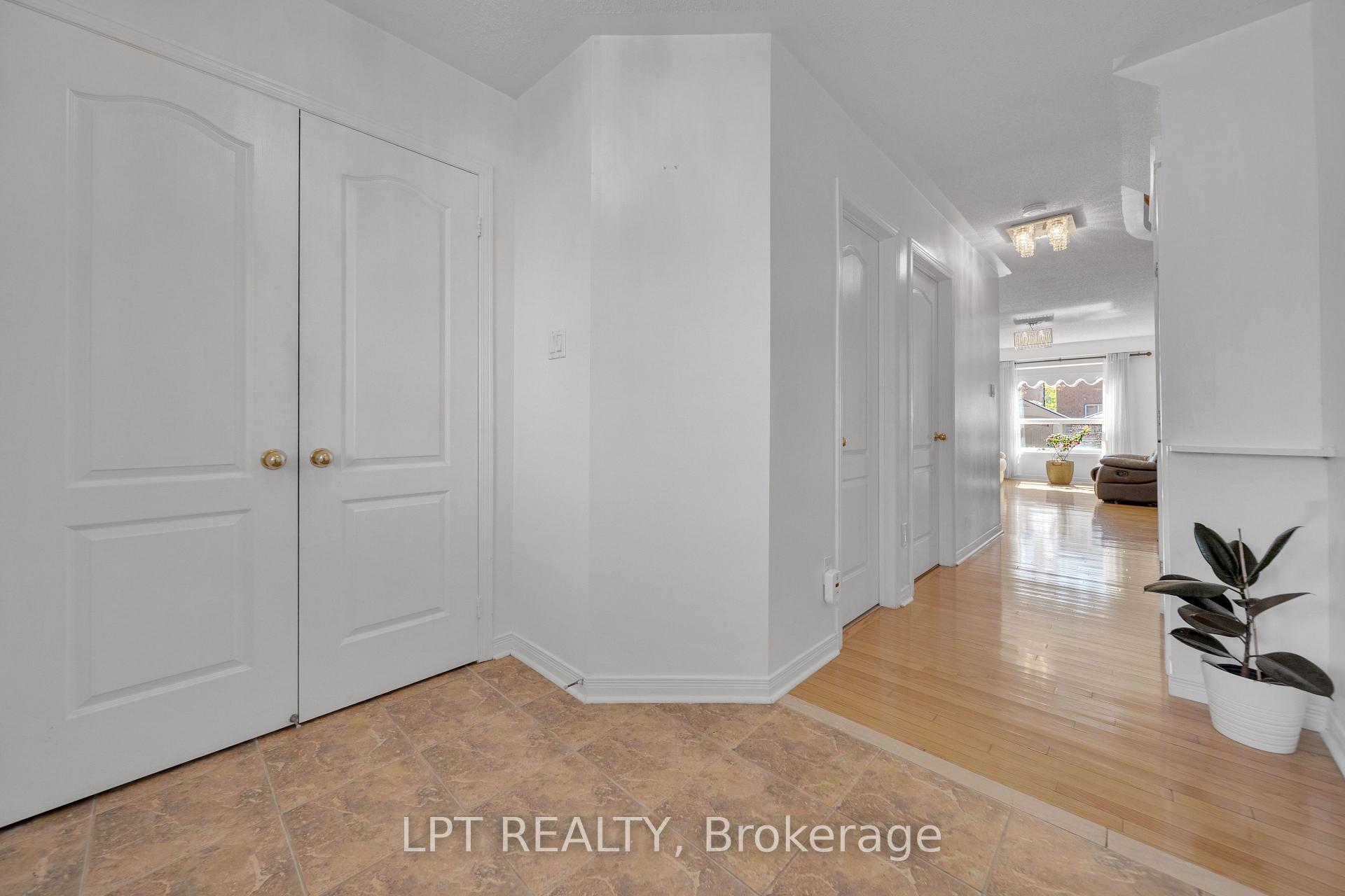 Photo 11 of 83 River Rock Crescent, Brampton, Fletcher's Meadow — HOMEH