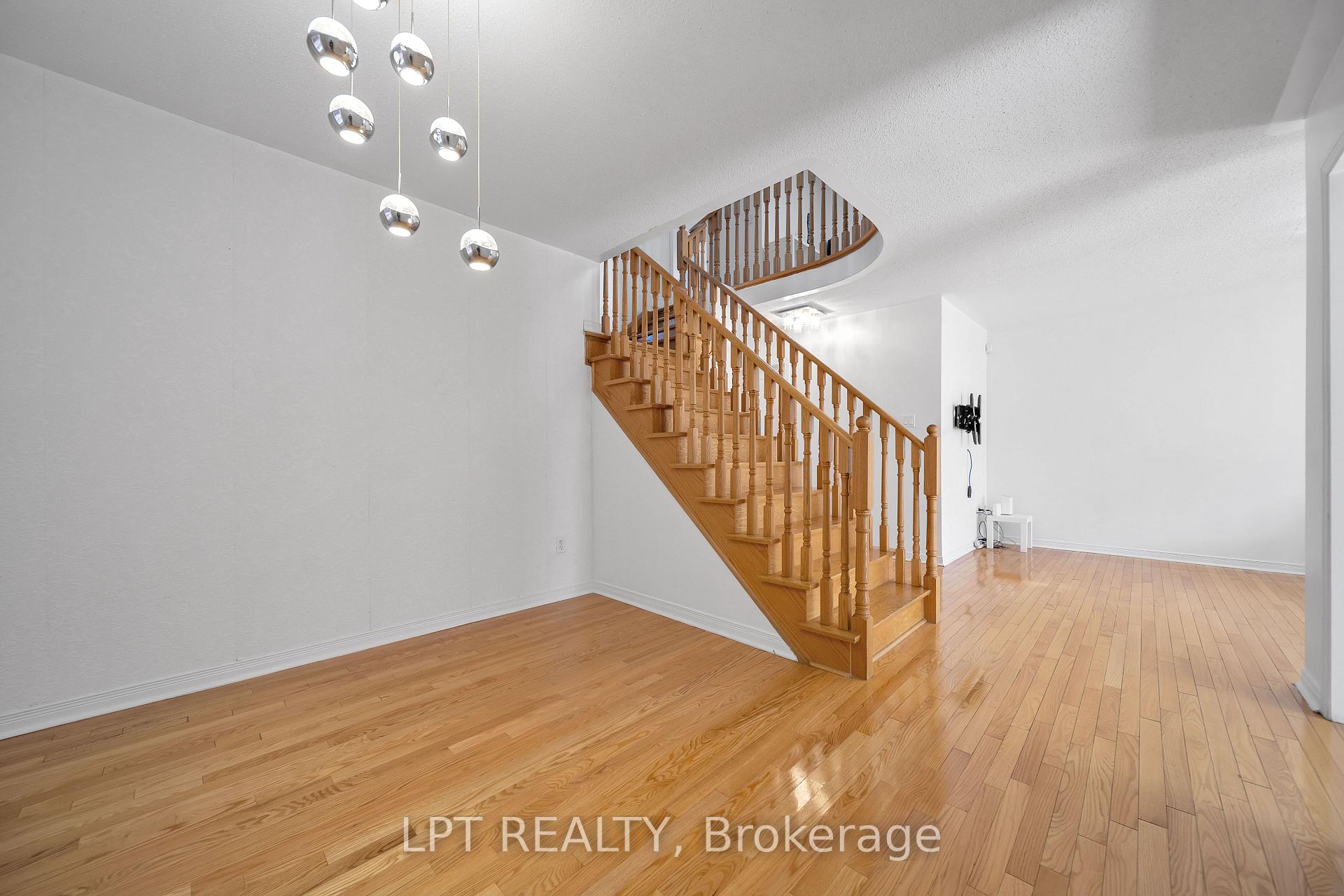 Photo 13 of 83 River Rock Crescent, Brampton, Fletcher's Meadow — HOMEH