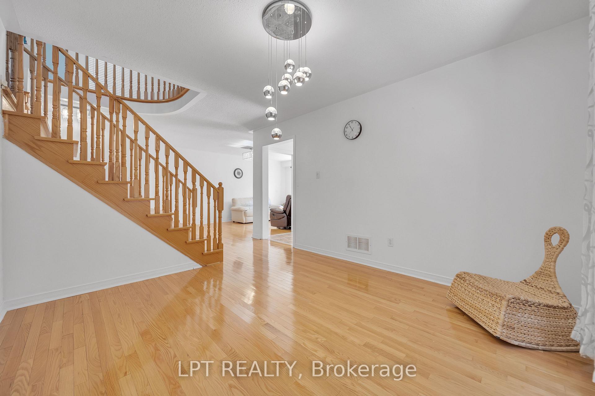 Photo 14 of 83 River Rock Crescent, Brampton, Fletcher's Meadow — HOMEH