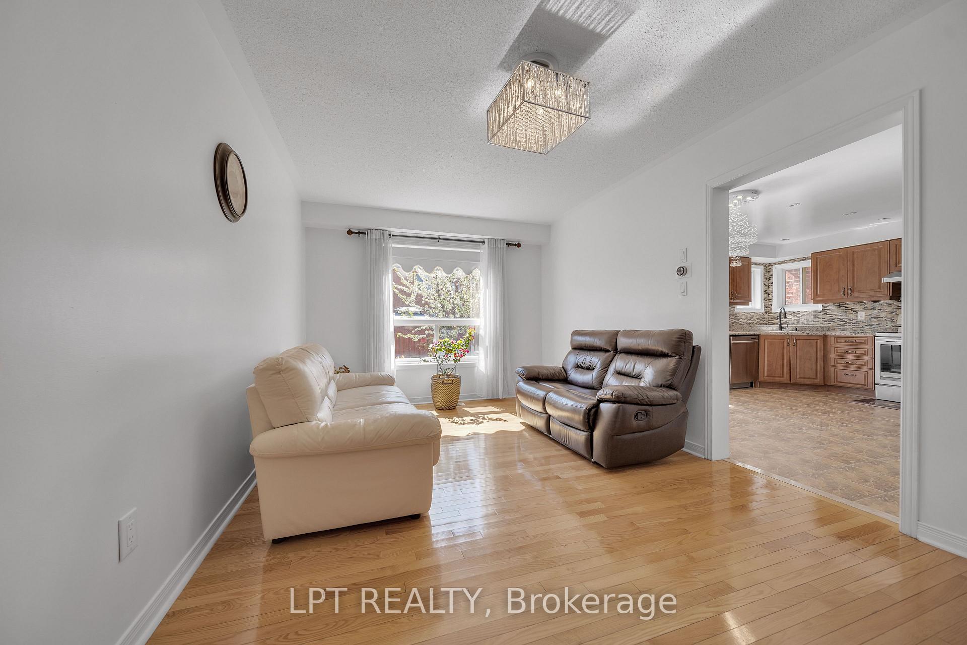 Photo 17 of 83 River Rock Crescent, Brampton, Fletcher's Meadow — HOMEH