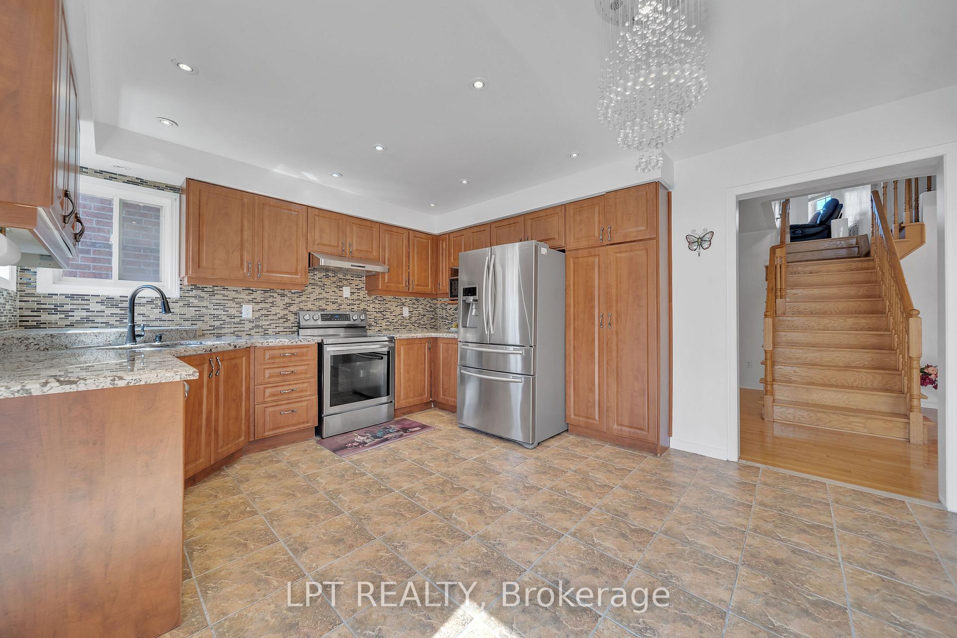Photo 20 of 83 River Rock Crescent, Brampton, Fletcher's Meadow — HOMEH