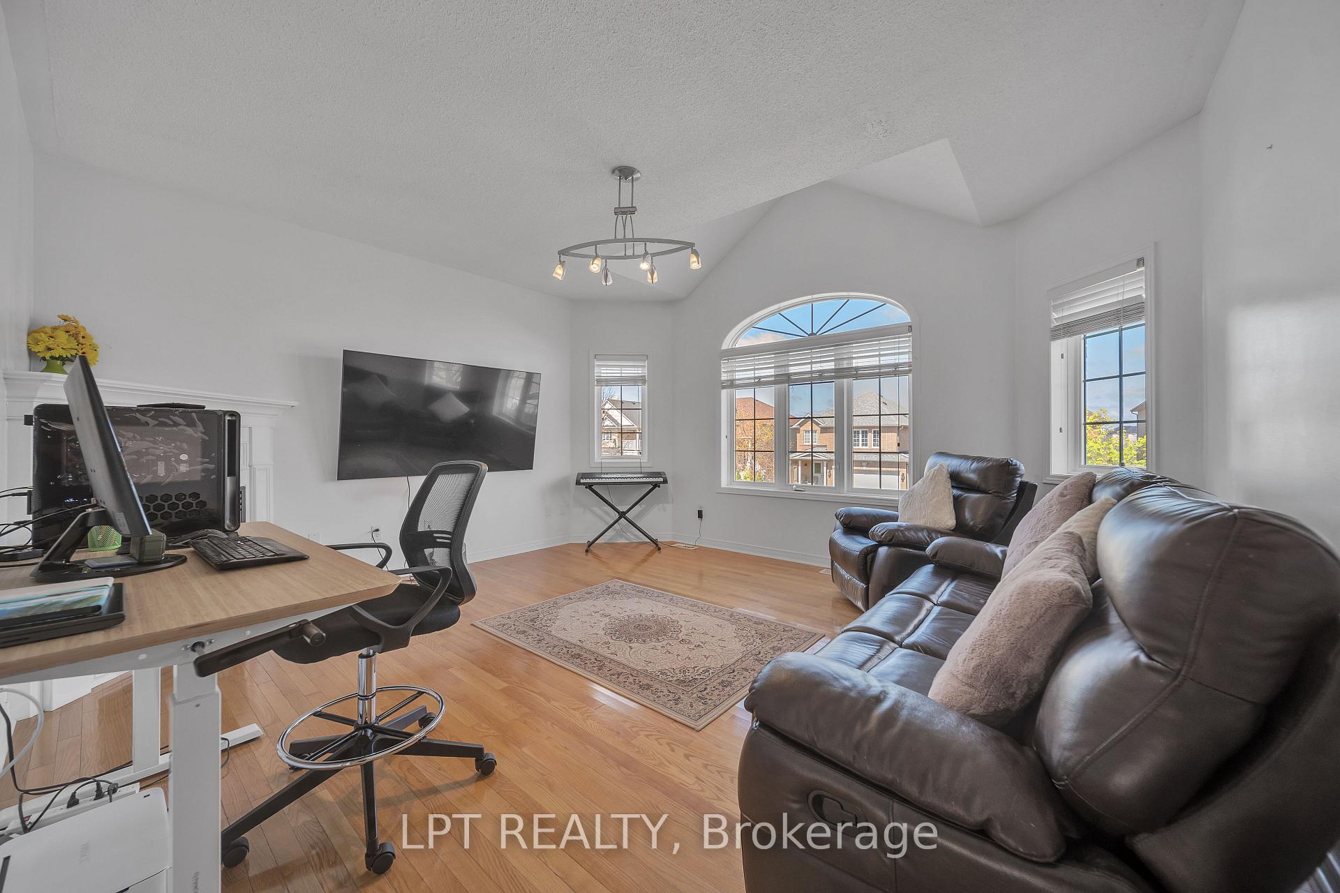 Photo 25 of 83 River Rock Crescent, Brampton, Fletcher's Meadow — HOMEH