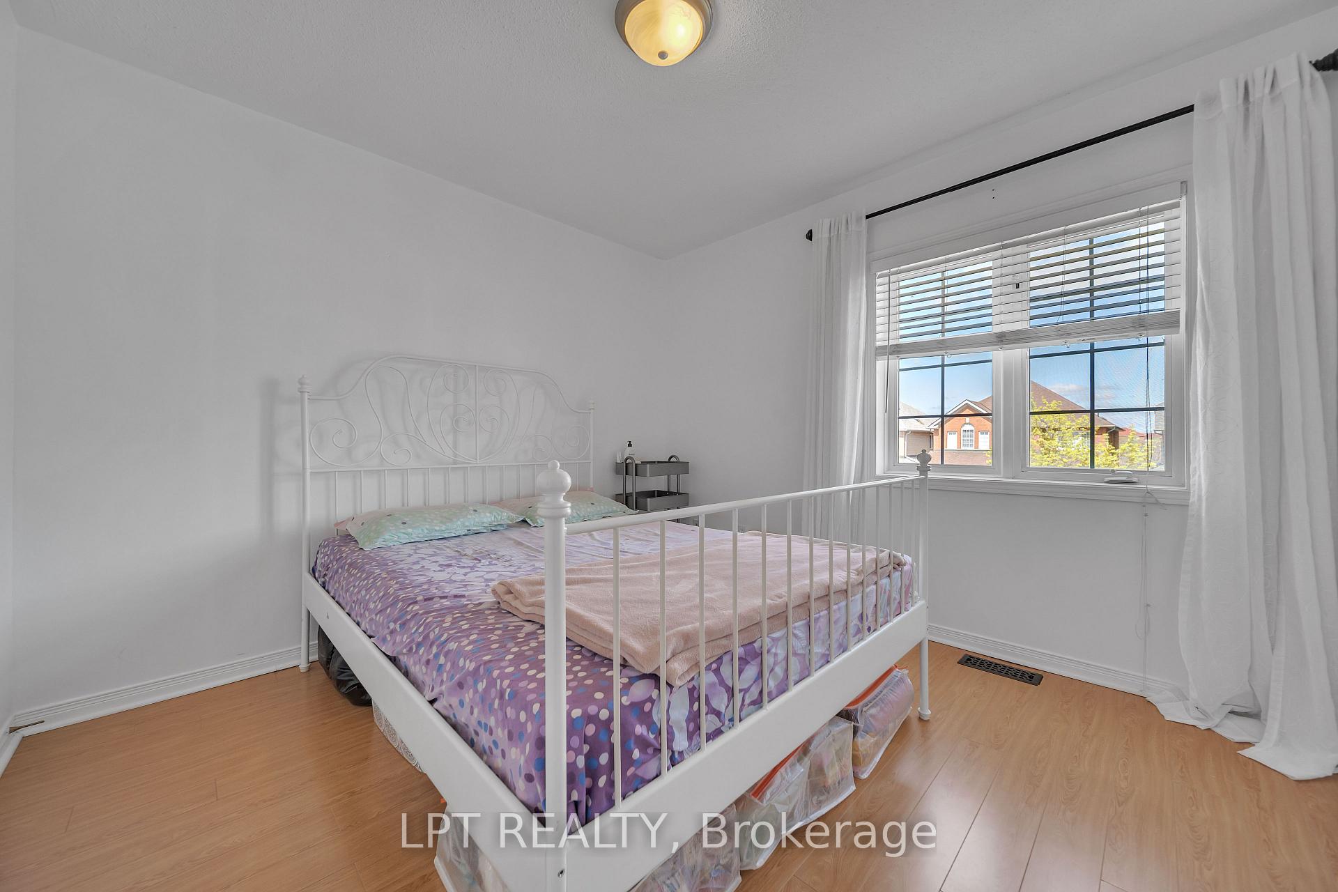 Photo 35 of 83 River Rock Crescent, Brampton, Fletcher's Meadow — HOMEH